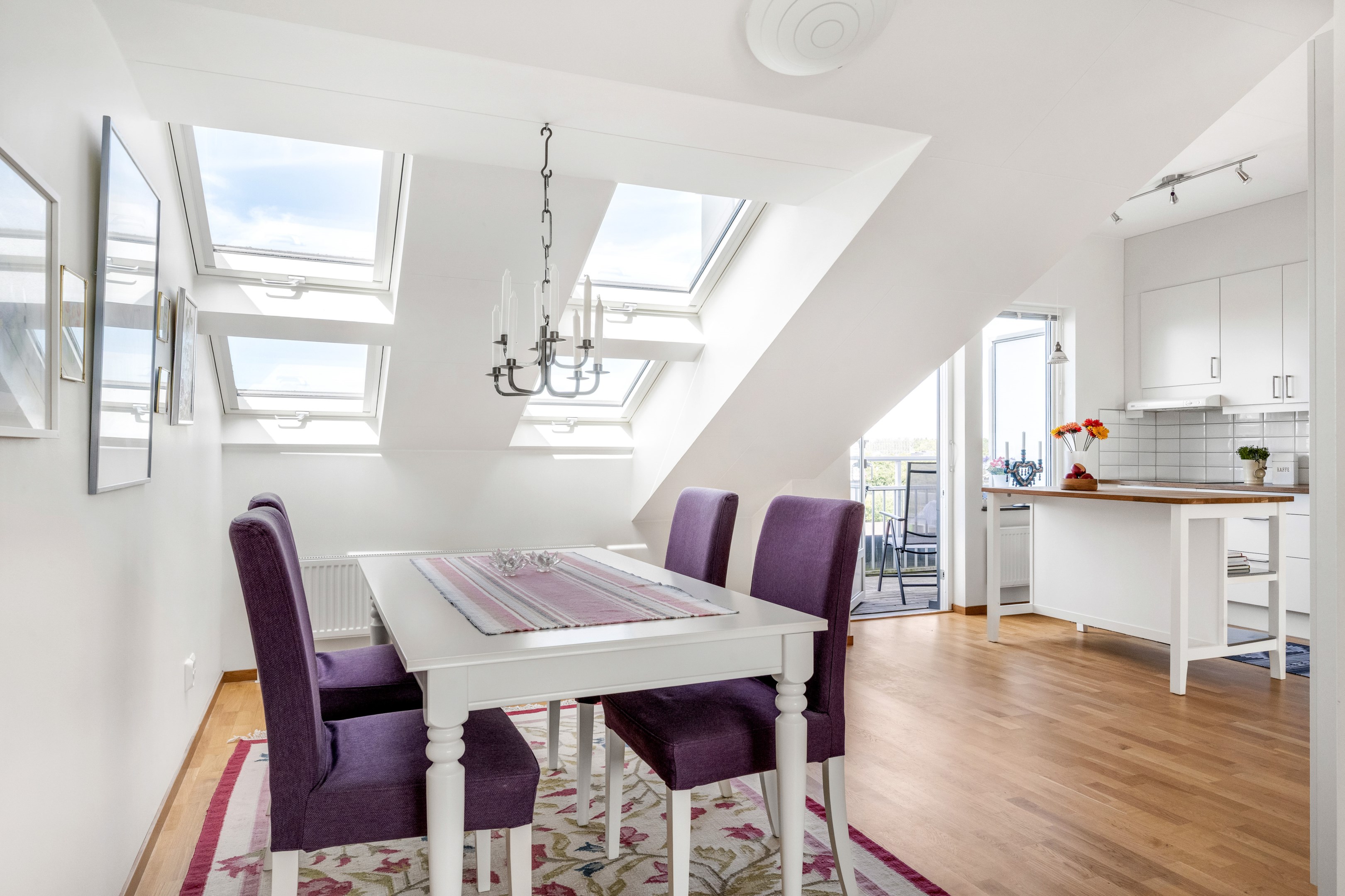 Bostadsbild från Råbyvägen 44, Till salu i Kapellgärdet, Uppsala