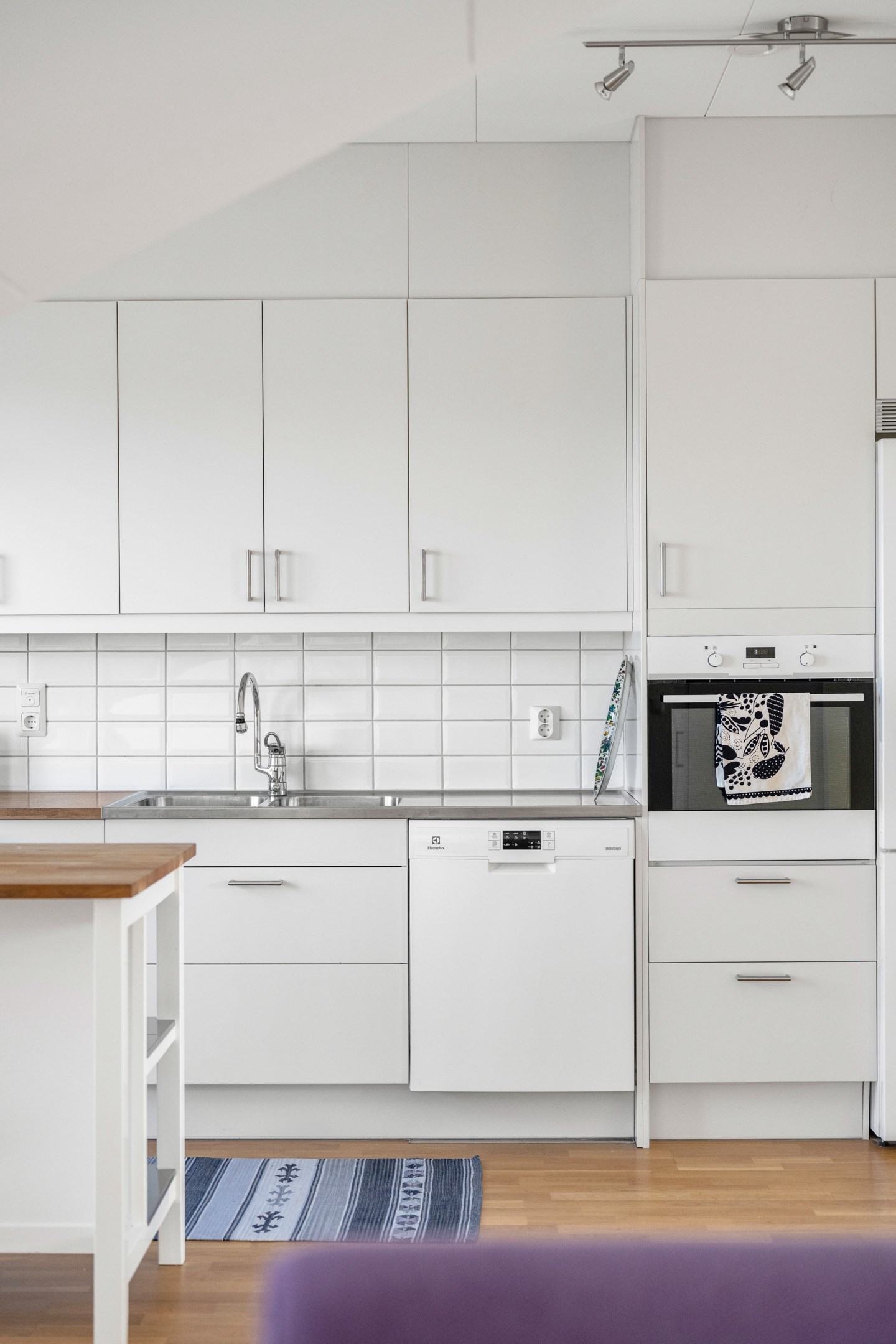 Bostadsbild från Råbyvägen 44, Till salu i Kapellgärdet, Uppsala