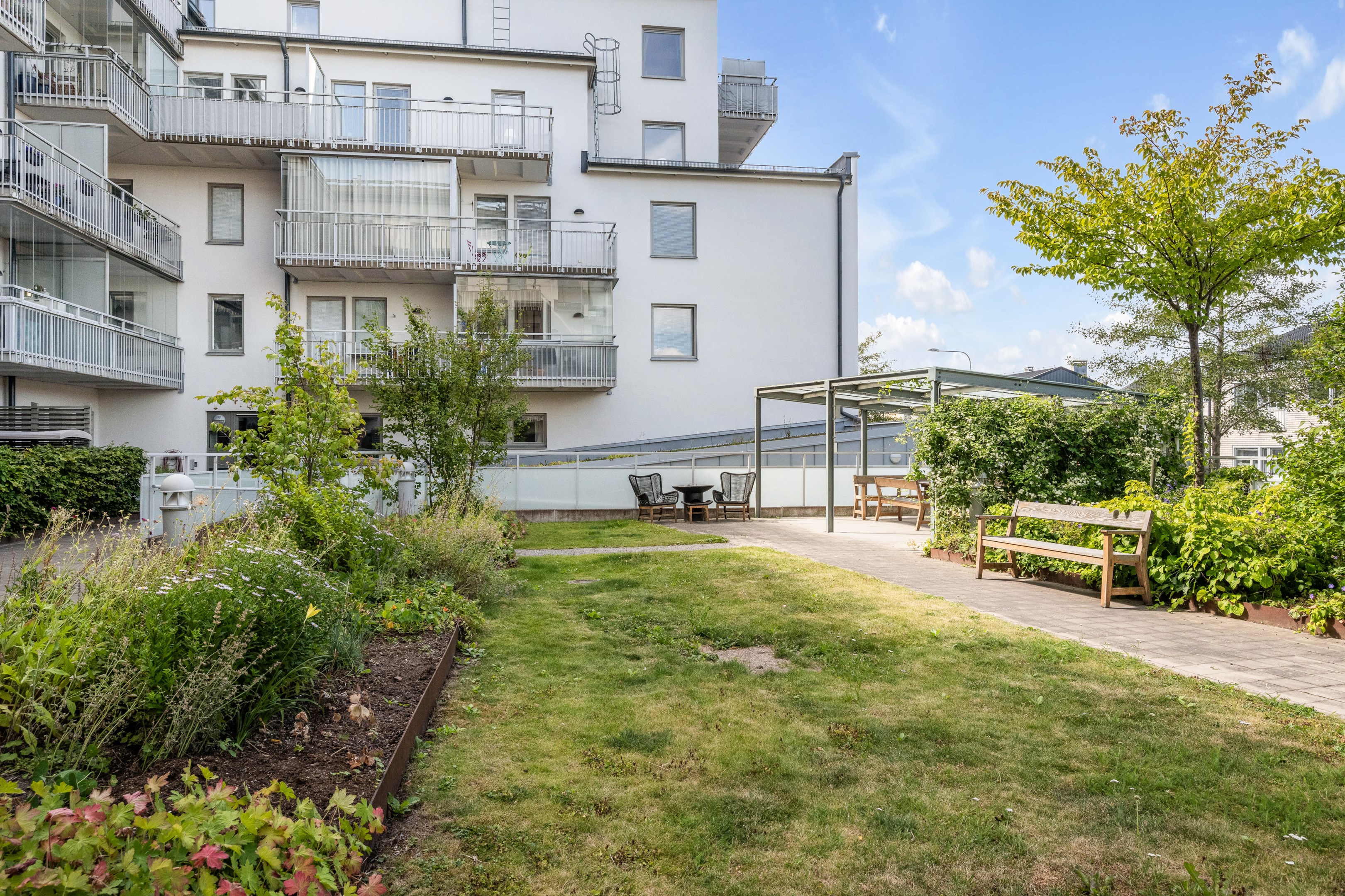 Bostadsbild från Råbyvägen 44, Till salu i Kapellgärdet, Uppsala