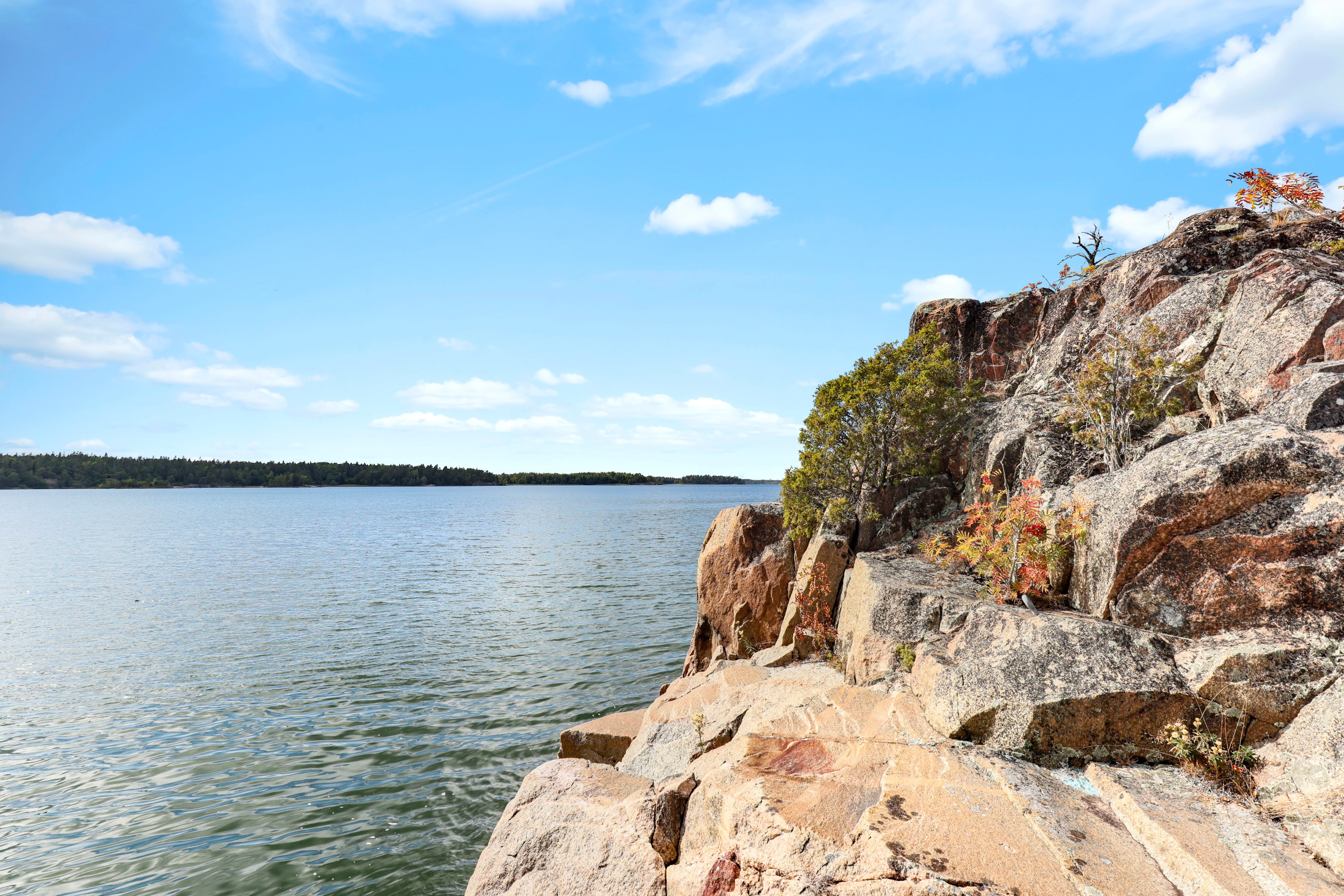 Bostadsbild från Strand 111, Till salu i Gräsö, Östhammar