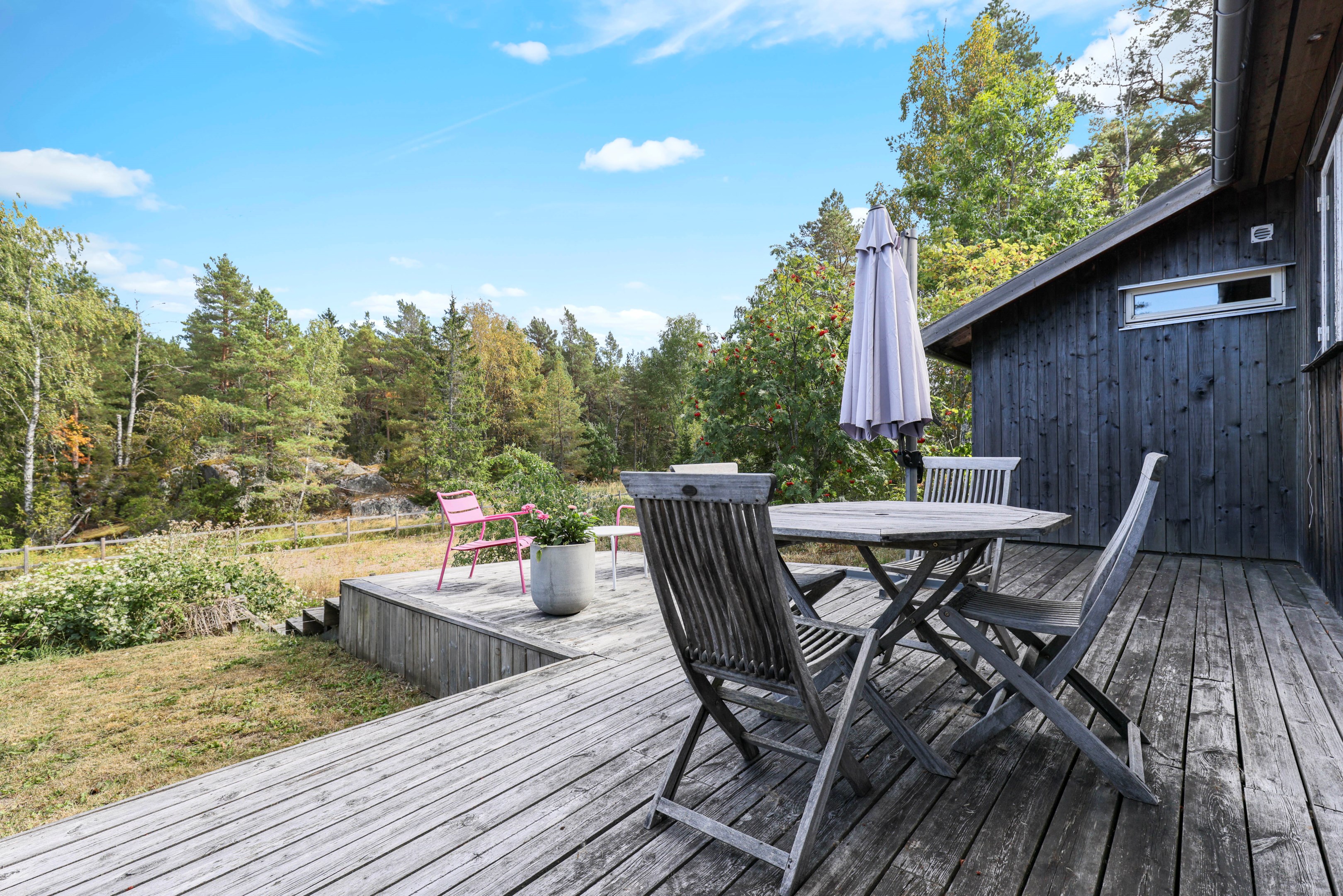 Bostadsbild från Strand 111, Till salu i Gräsö, Östhammar