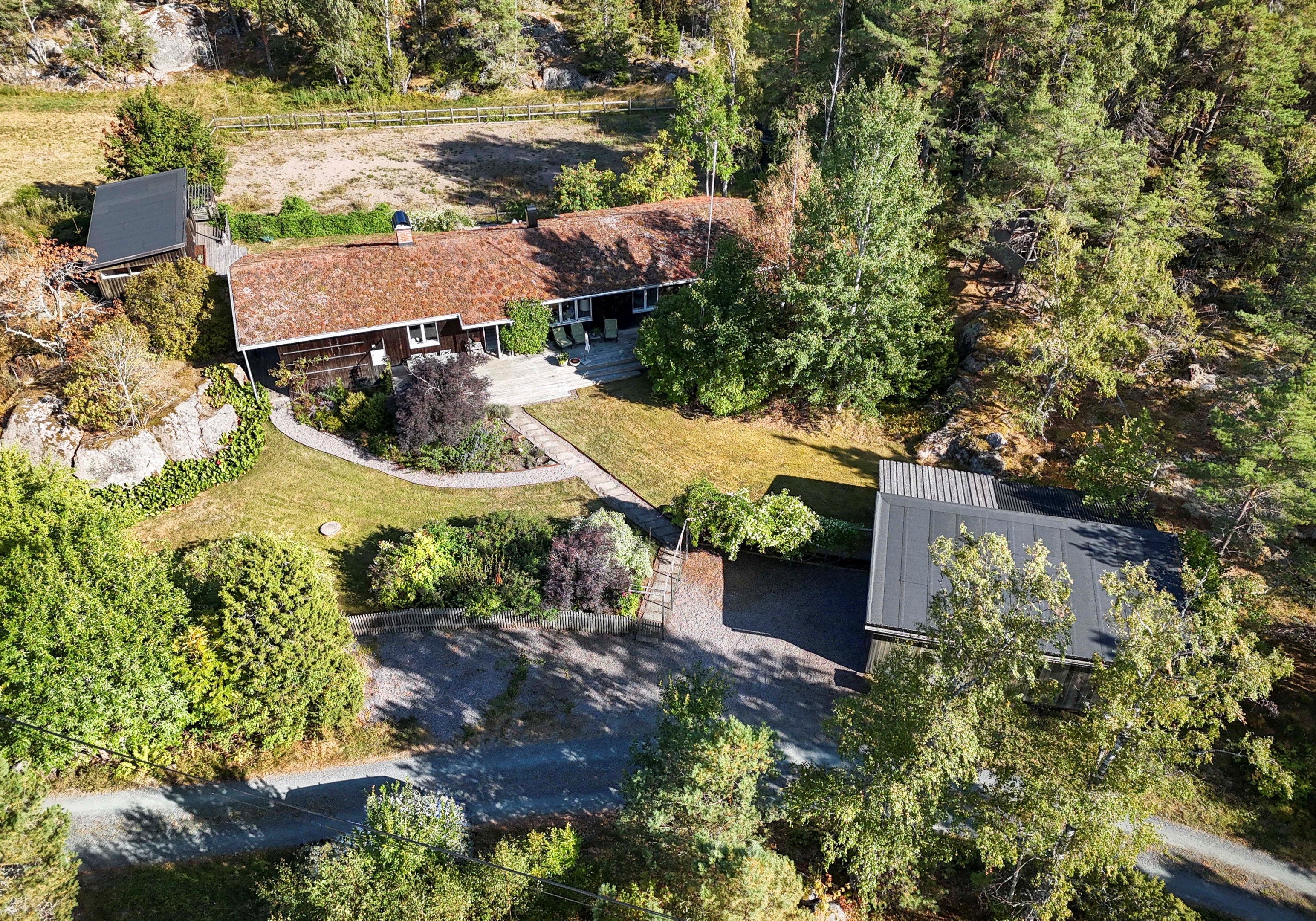 Bostadsbild från Strand 111, Till salu i Gräsö, Östhammar
