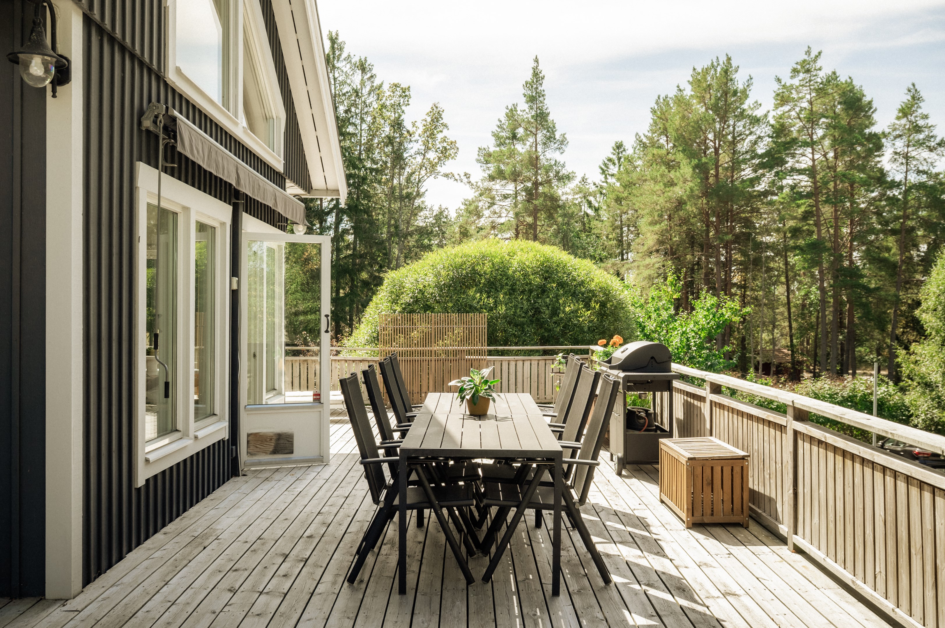 Altanen i vinkel mot söder