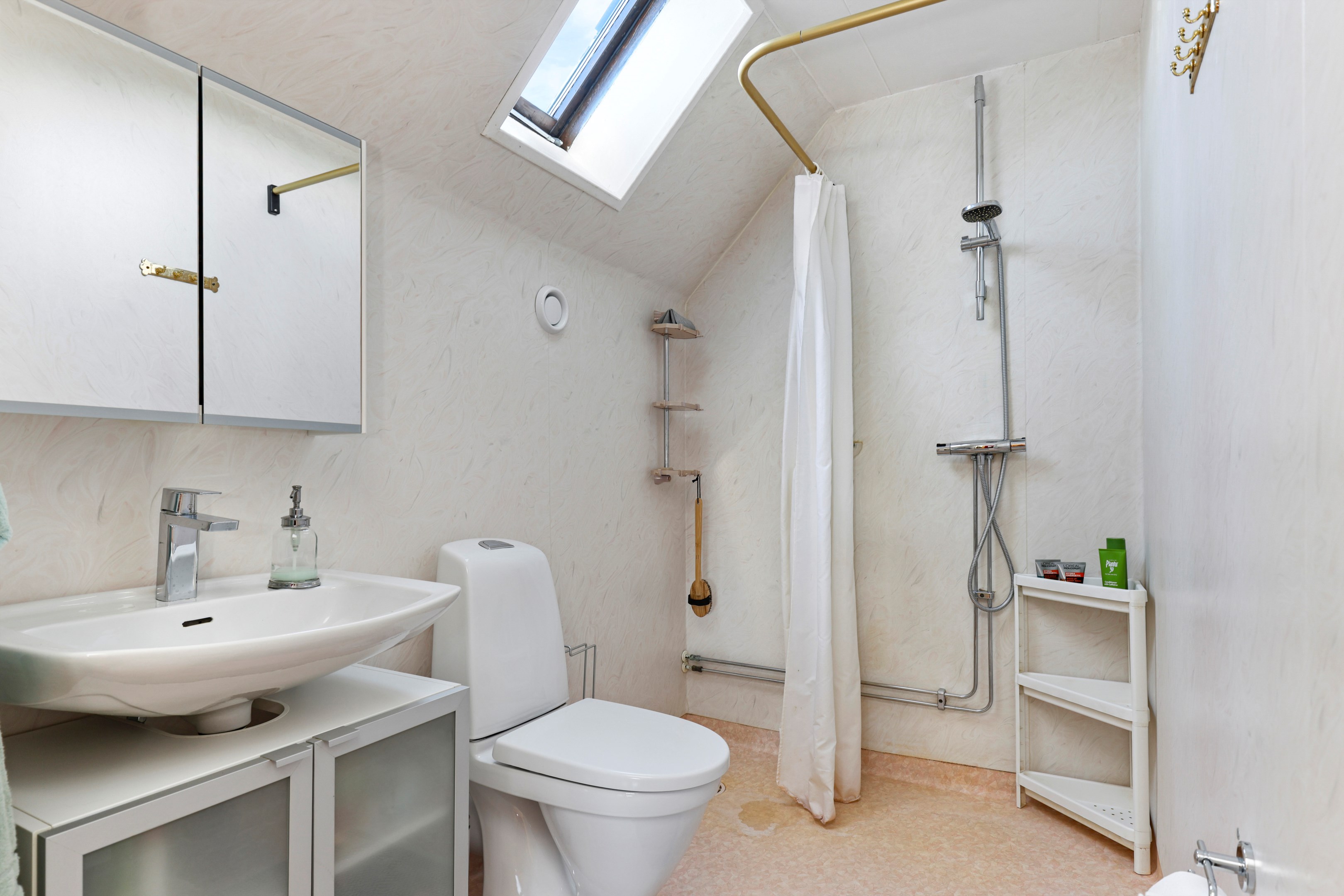 Bostadsbild från Ripgatan 15, Till salu i Östhammar, Östhammar