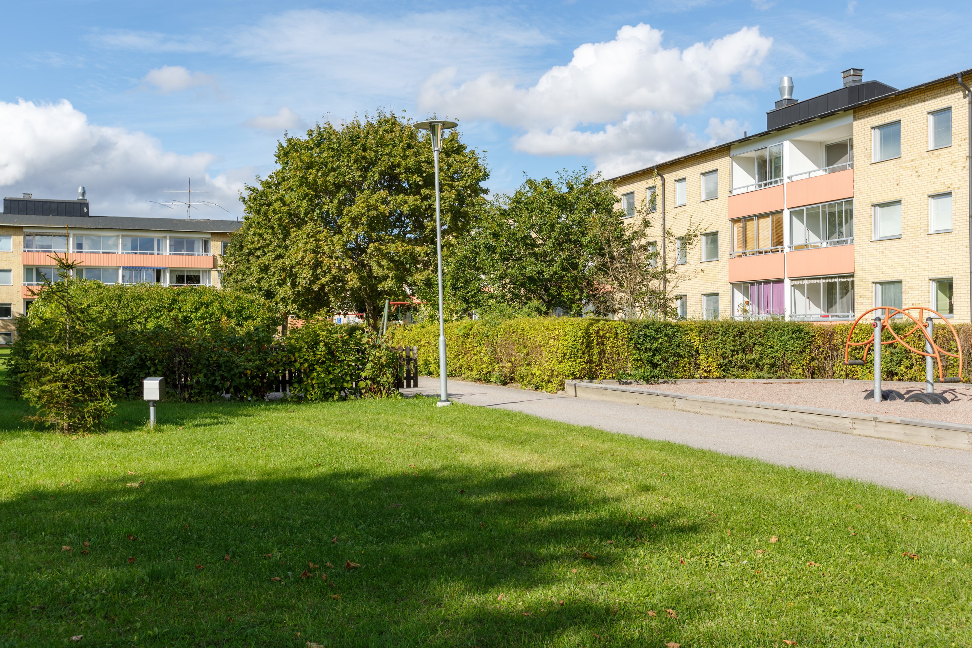Bostadsbild från Blixtgatan 3, Till salu i Gränby, Uppsala