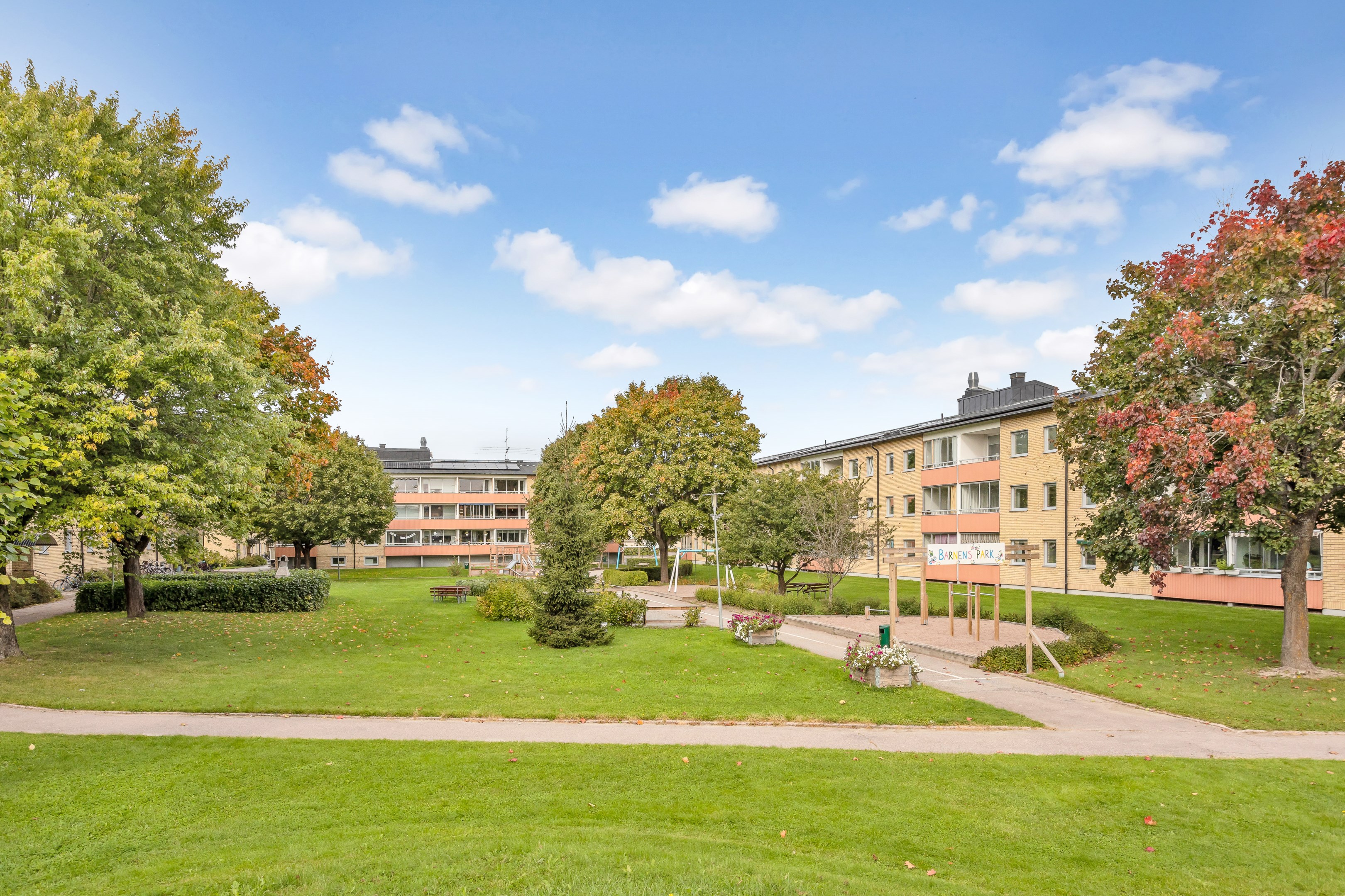 Bostadsbild från Blixtgatan 3, Till salu i Gränby, Uppsala