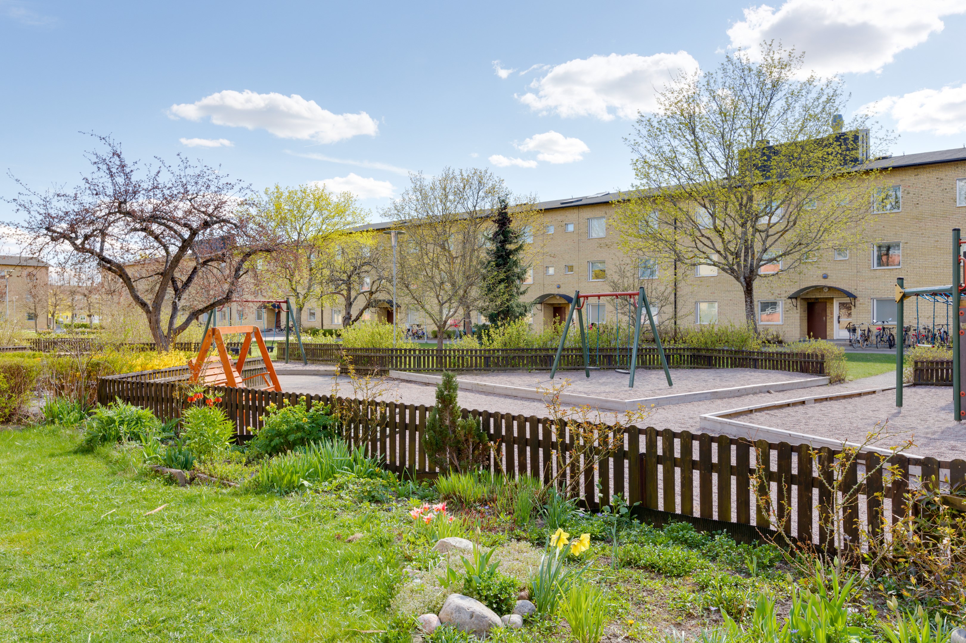 Bostadsbild från Blixtgatan 3, Till salu i Gränby, Uppsala