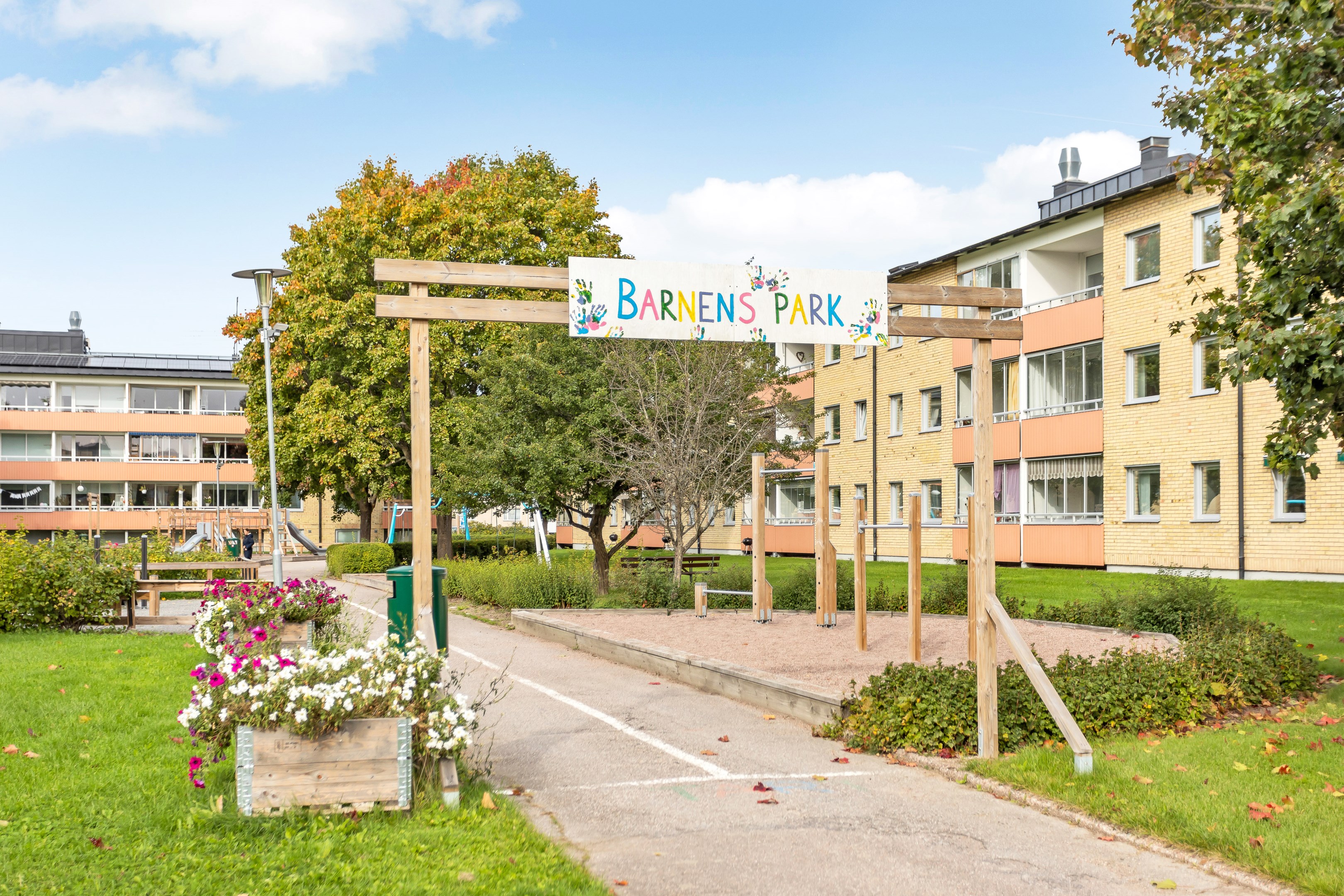 Bostadsbild från Blixtgatan 3, Till salu i Gränby, Uppsala