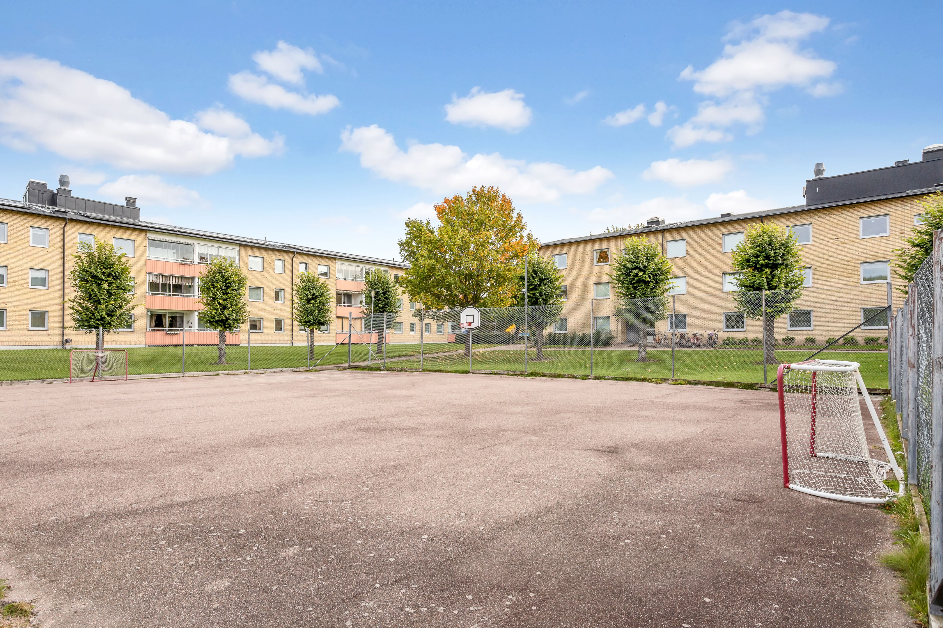 Bostadsbild från Blixtgatan 3, Till salu i Gränby, Uppsala