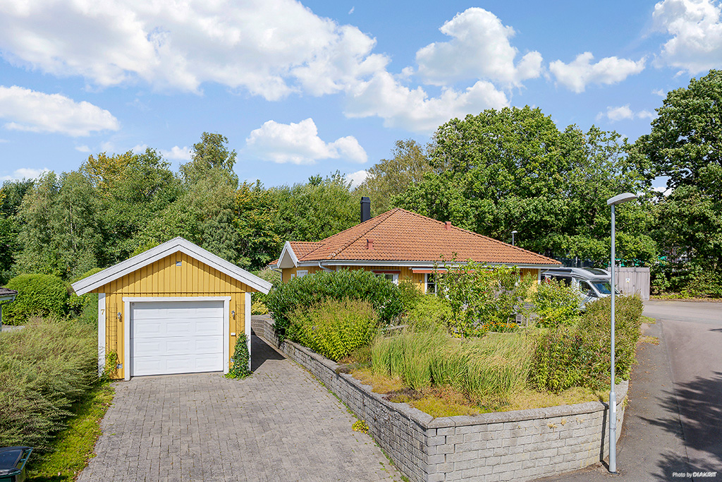 Uppfart och garage