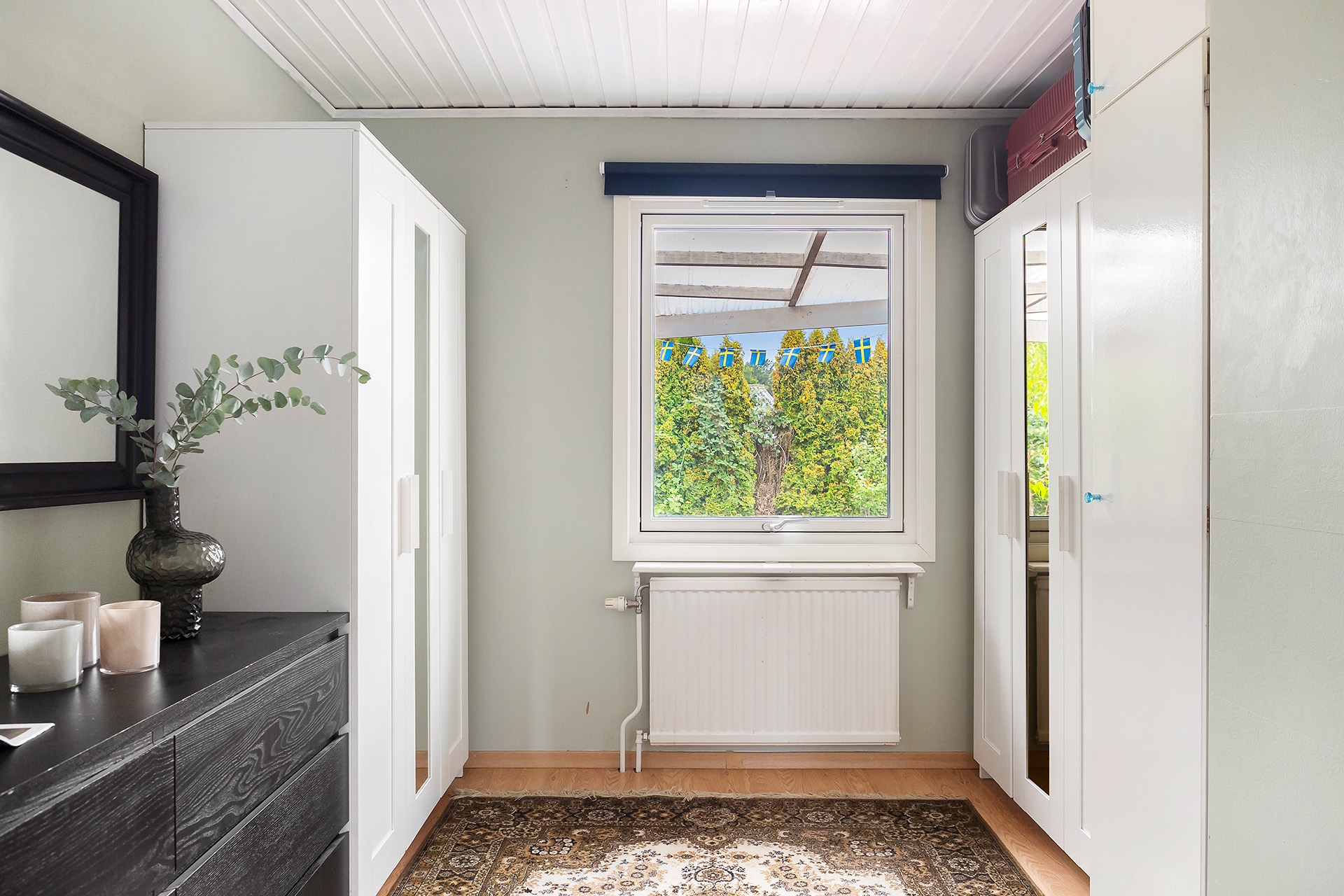 Sovrum/Gästrum (fristående garderober ingår ej)
