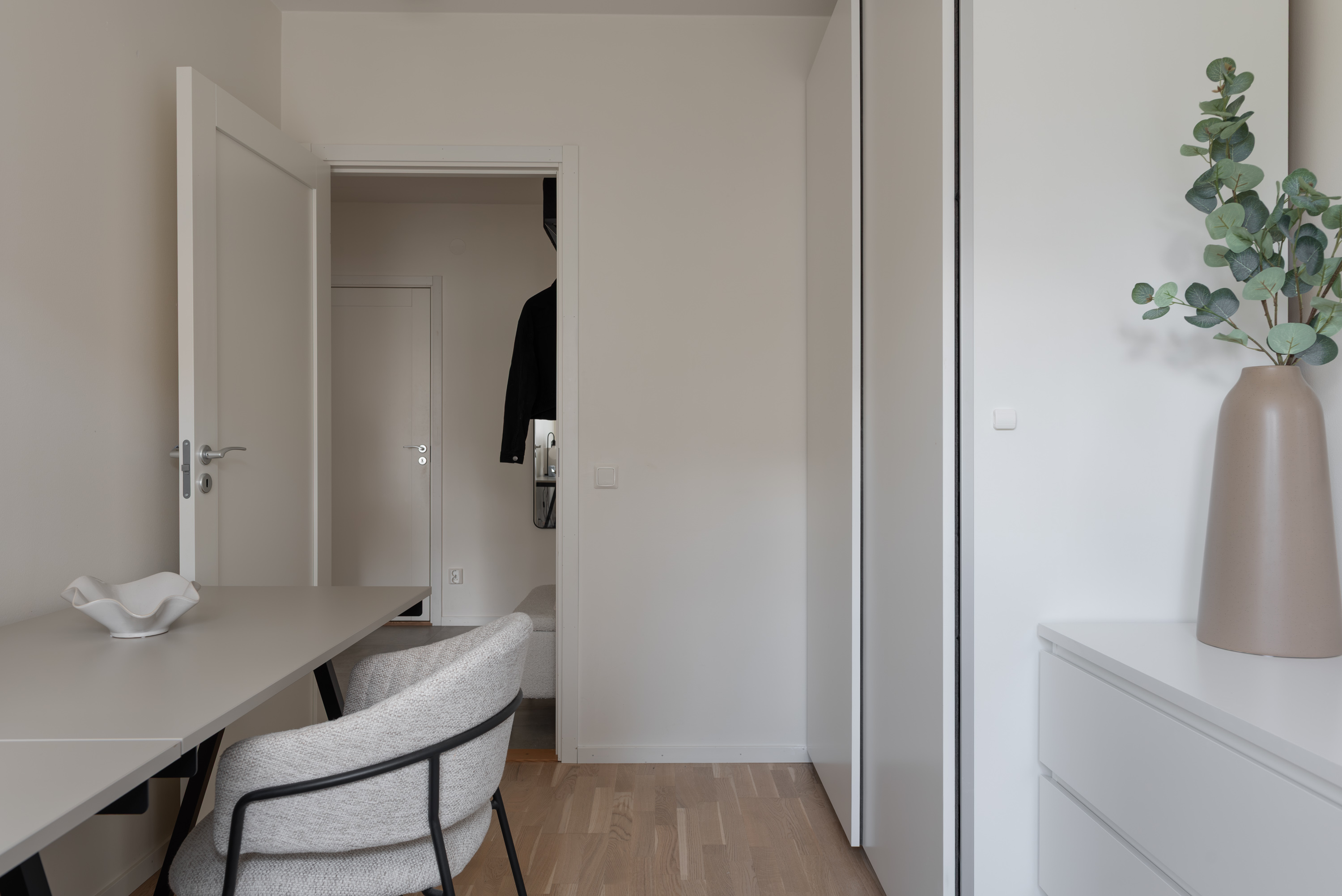 Bostadsbild från Djuphamnsvägen 12B, Till salu i Stohagen, Västerås