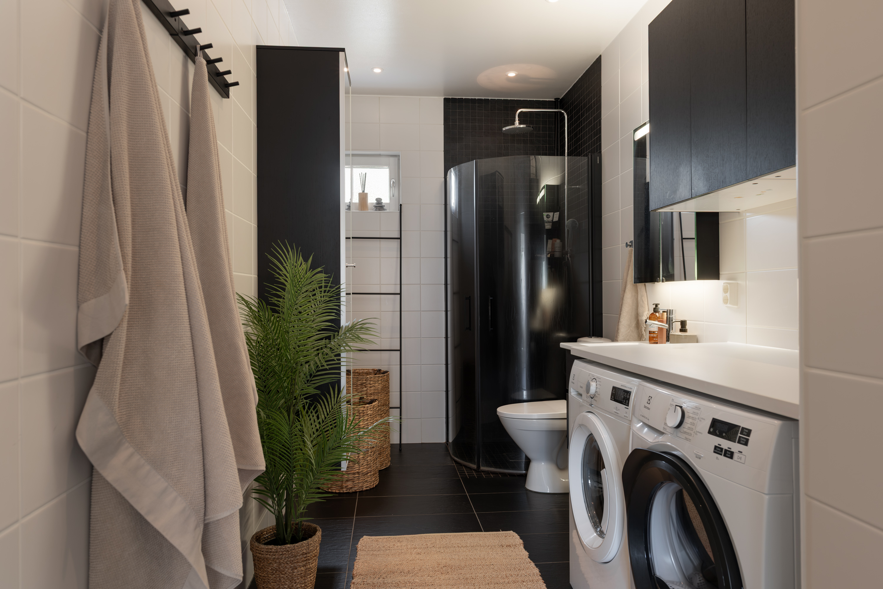 Bostadsbild från Djuphamnsvägen 12B, Till salu i Stohagen, Västerås