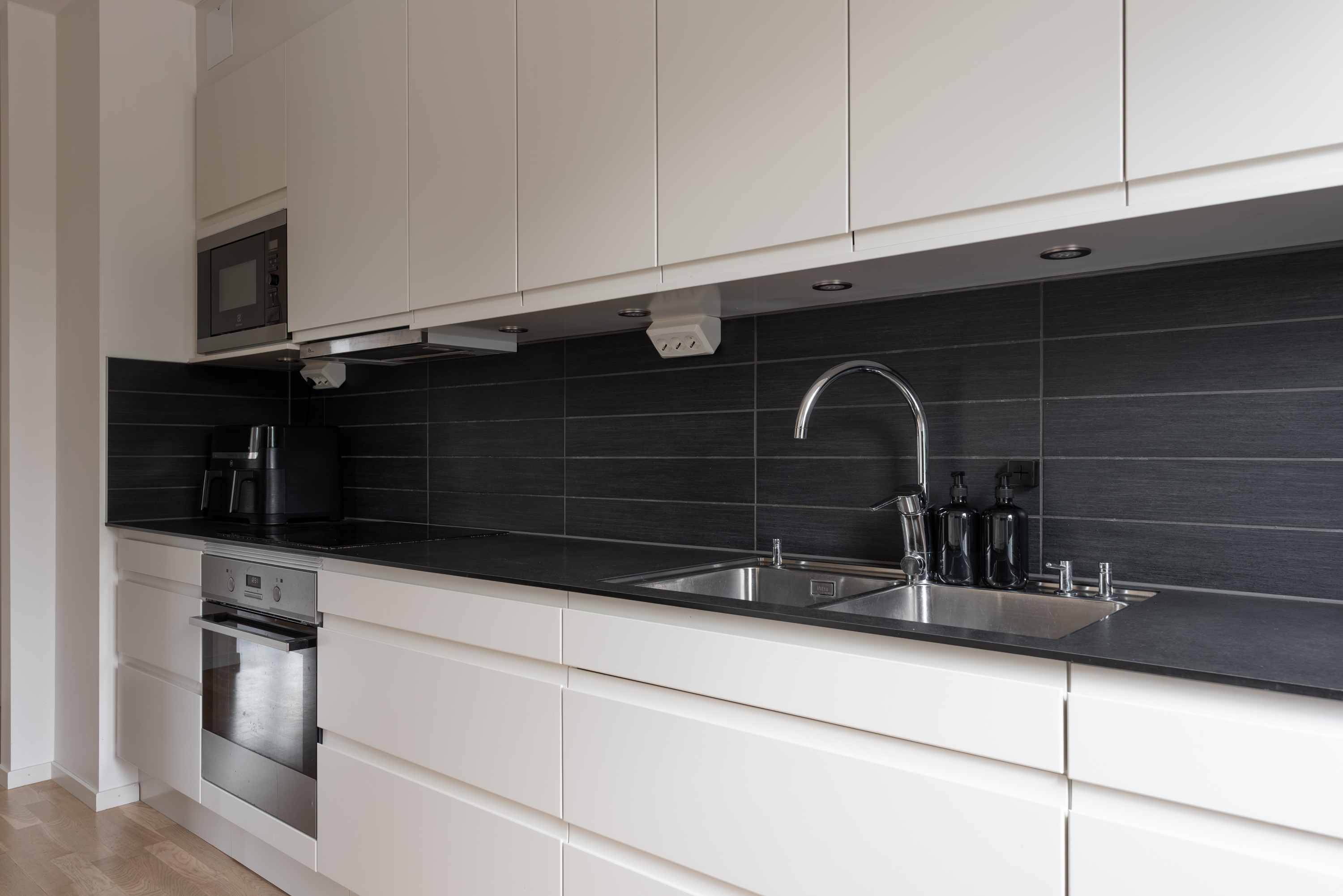 Bostadsbild från Djuphamnsvägen 12B, Till salu i Stohagen, Västerås