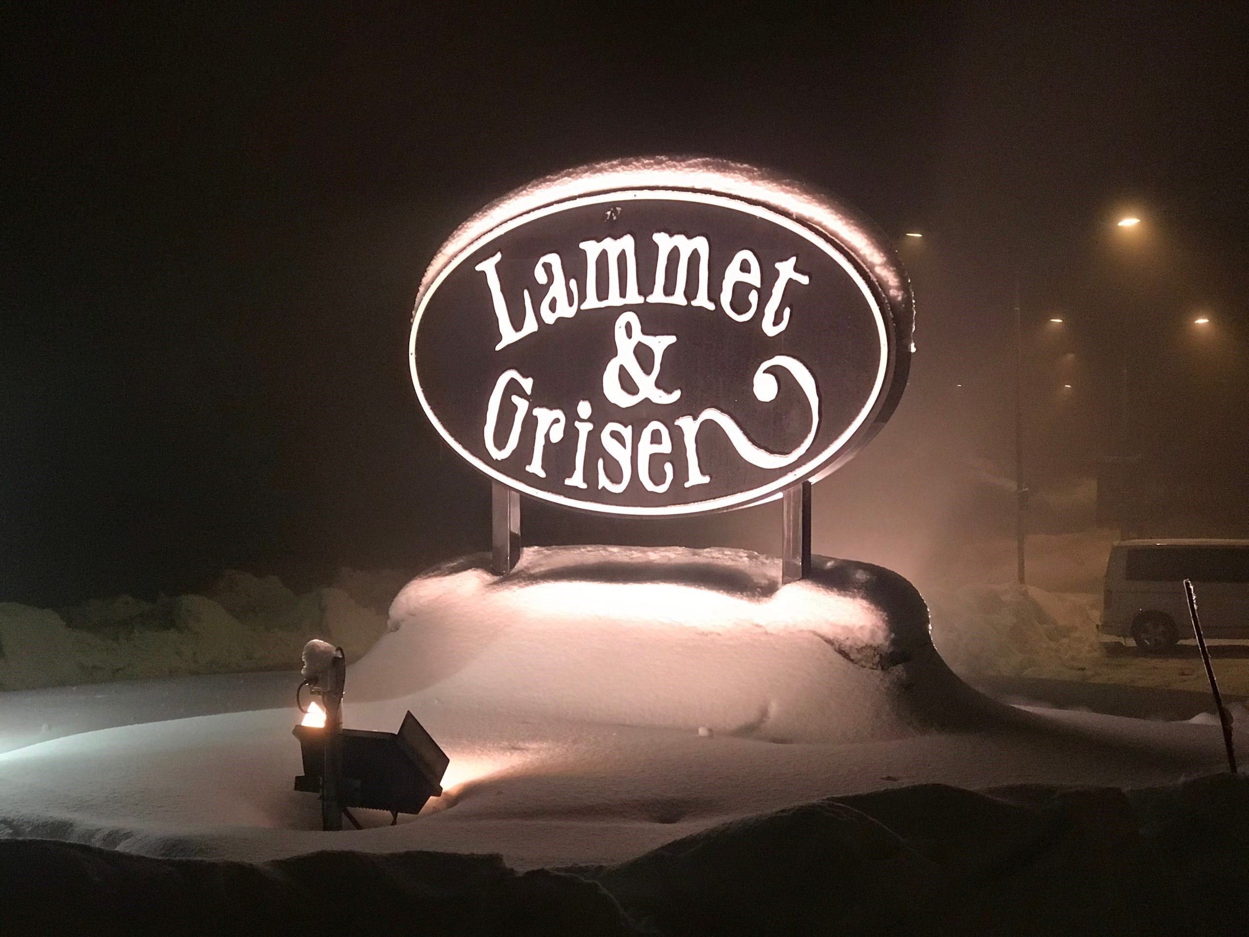 Lammet & Grisen särskilt aktiv under vintersäsongen då Sälen är en populär skidort.