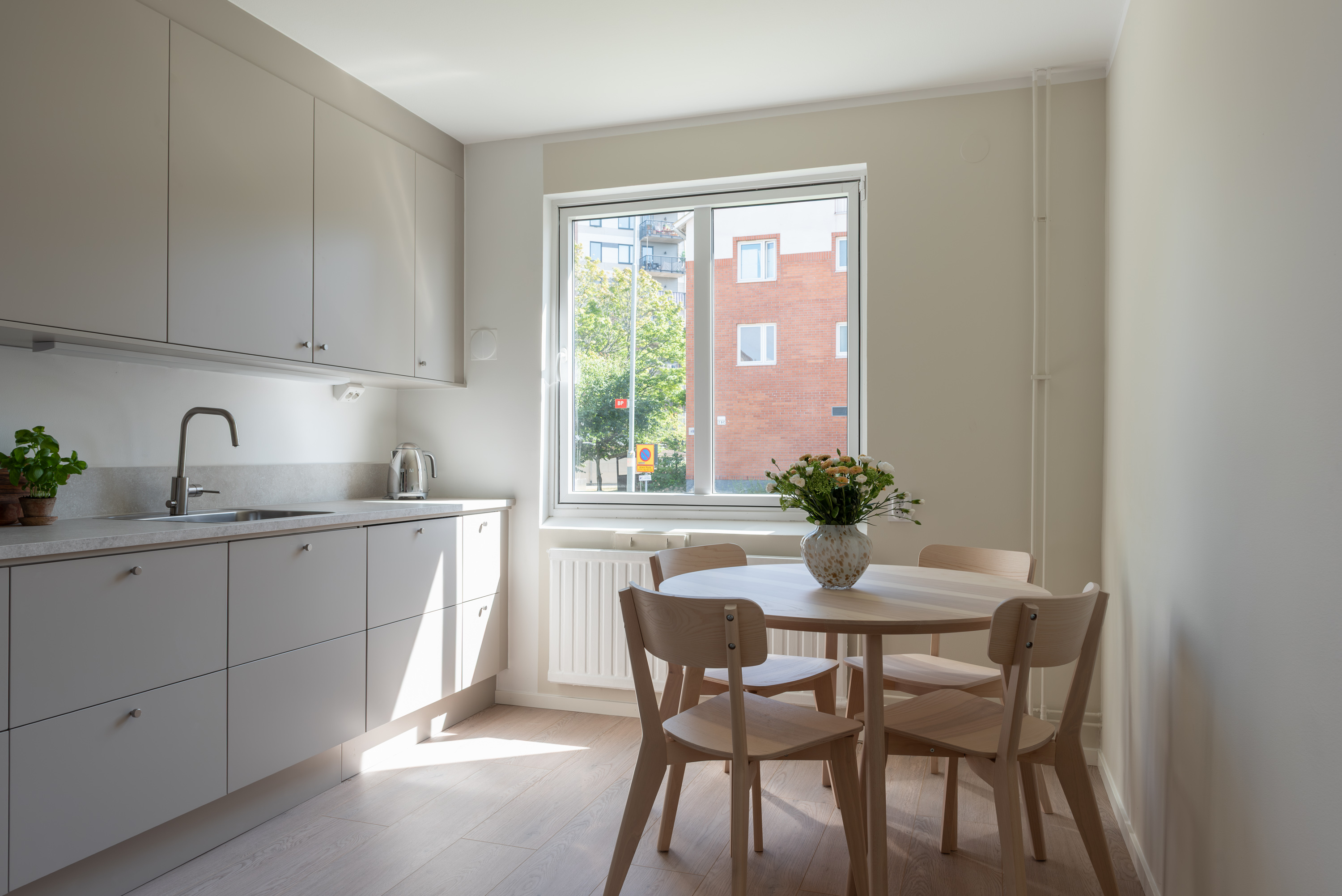 Bostadsbild från Svärdsliljegatan 5A, Till salu i Gideonsberg, Västerås