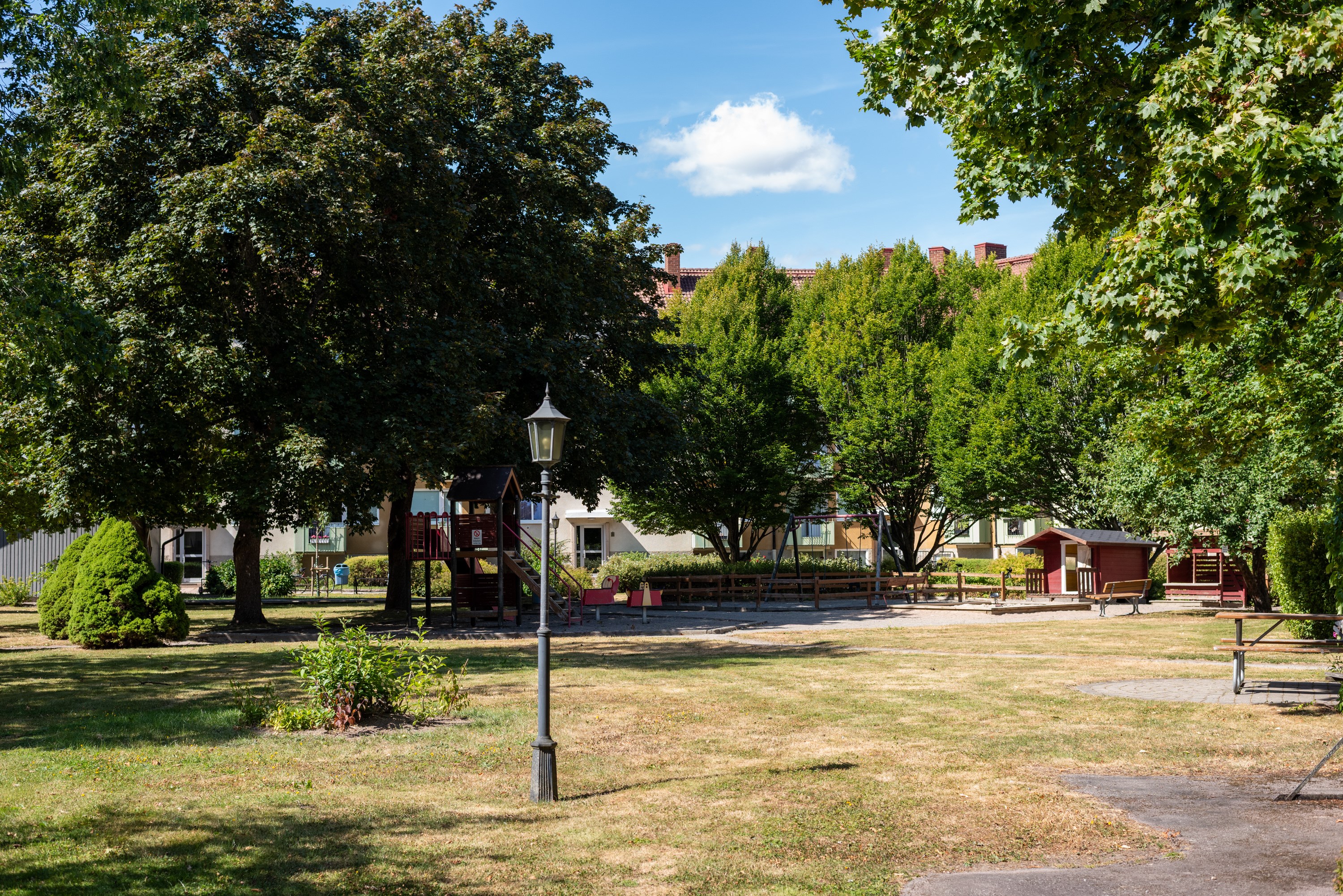 Bostadsbild från Svärdsliljegatan 5A, Till salu i Gideonsberg, Västerås