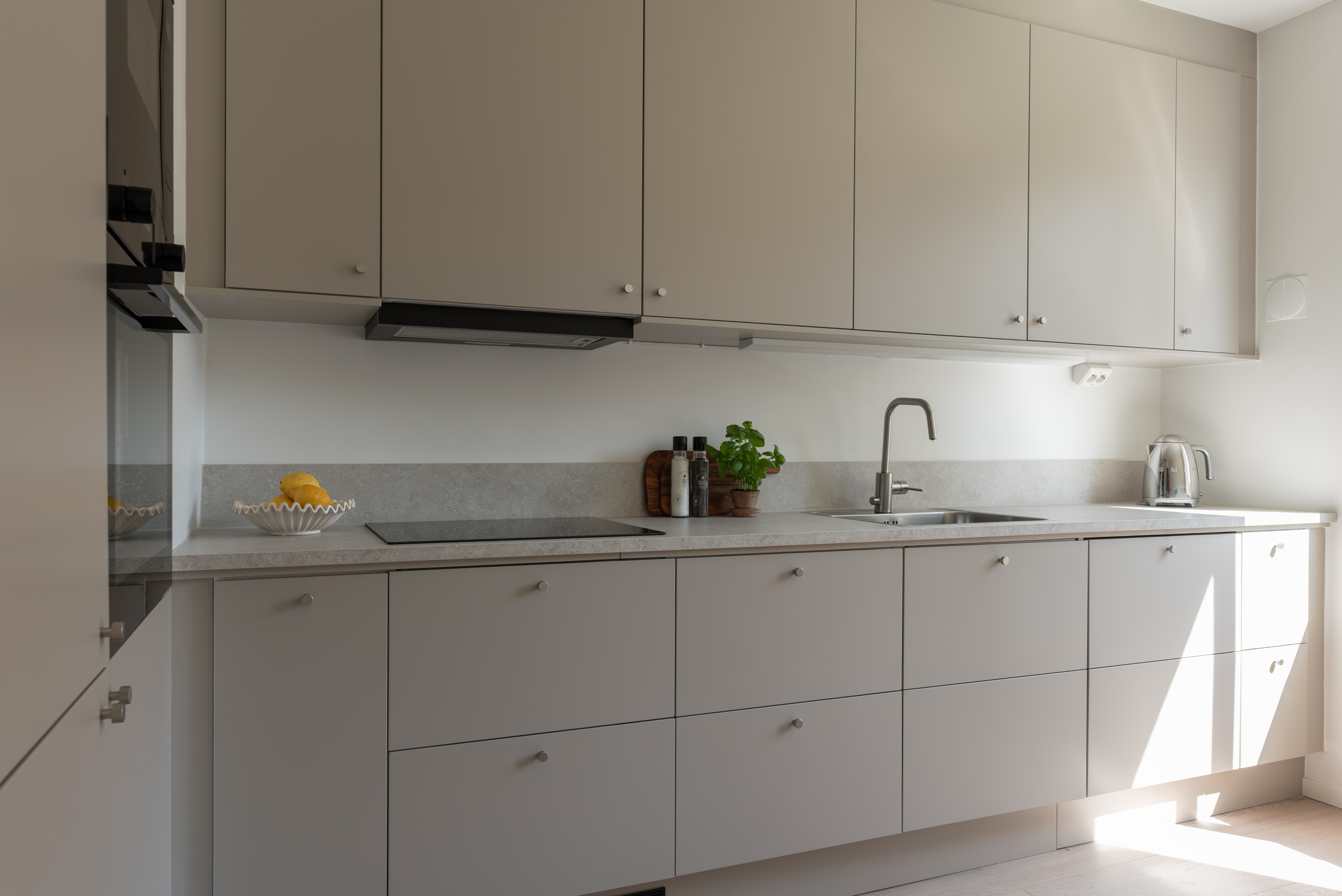 Bostadsbild från Svärdsliljegatan 5A, Till salu i Gideonsberg, Västerås