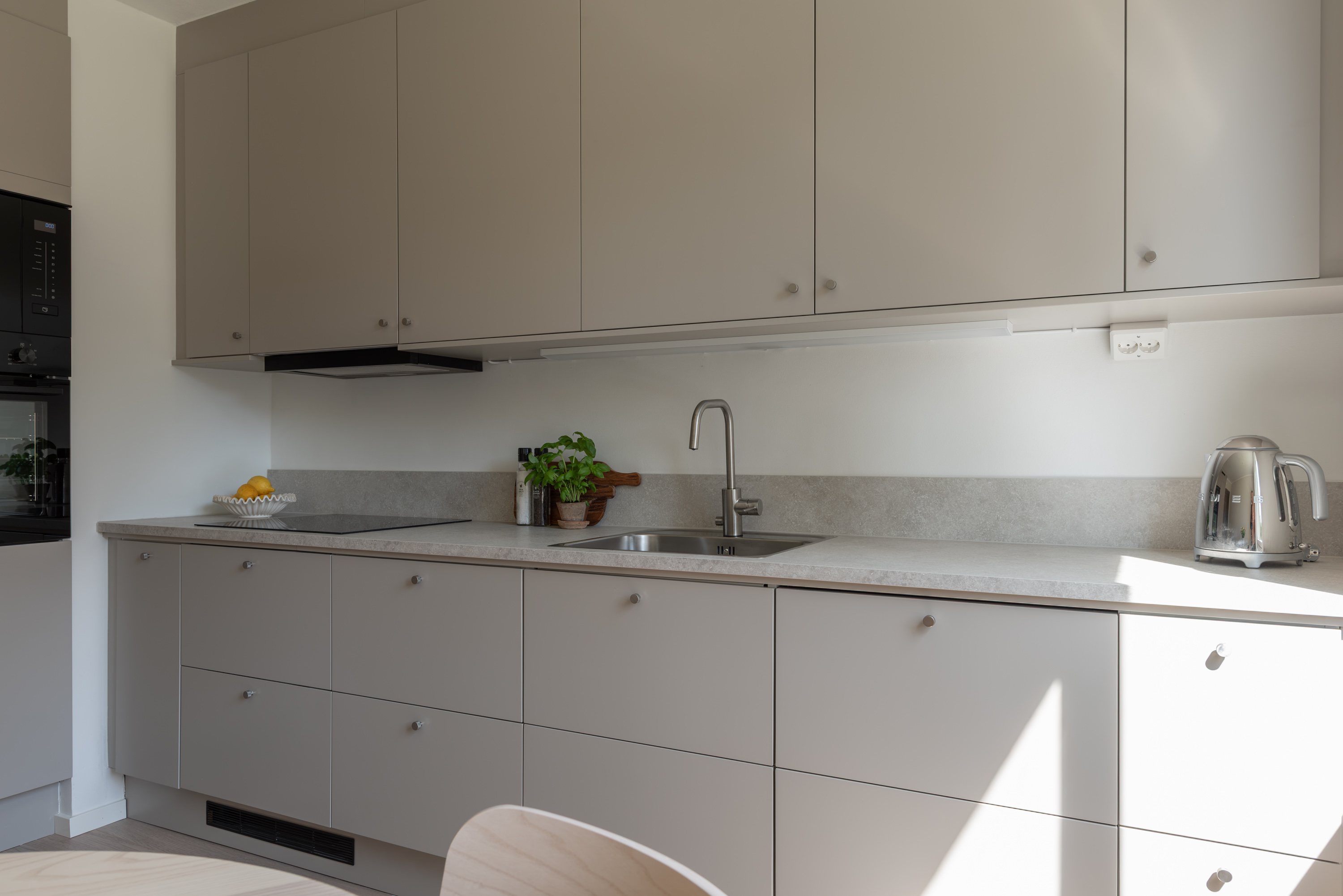 Bostadsbild från Svärdsliljegatan 5A, Till salu i Gideonsberg, Västerås