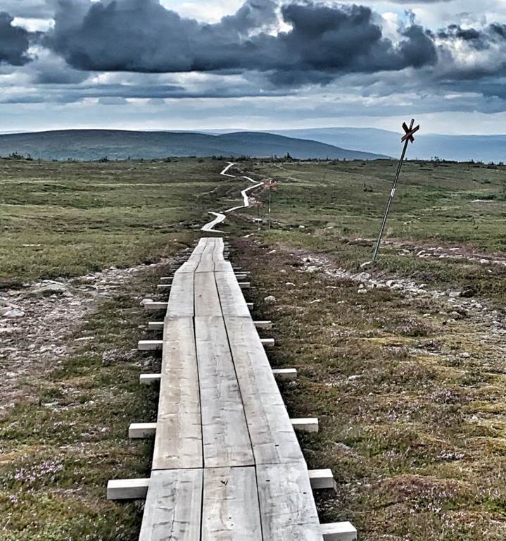   Kungsleden börjar här, rösade leder, lätt att hitta