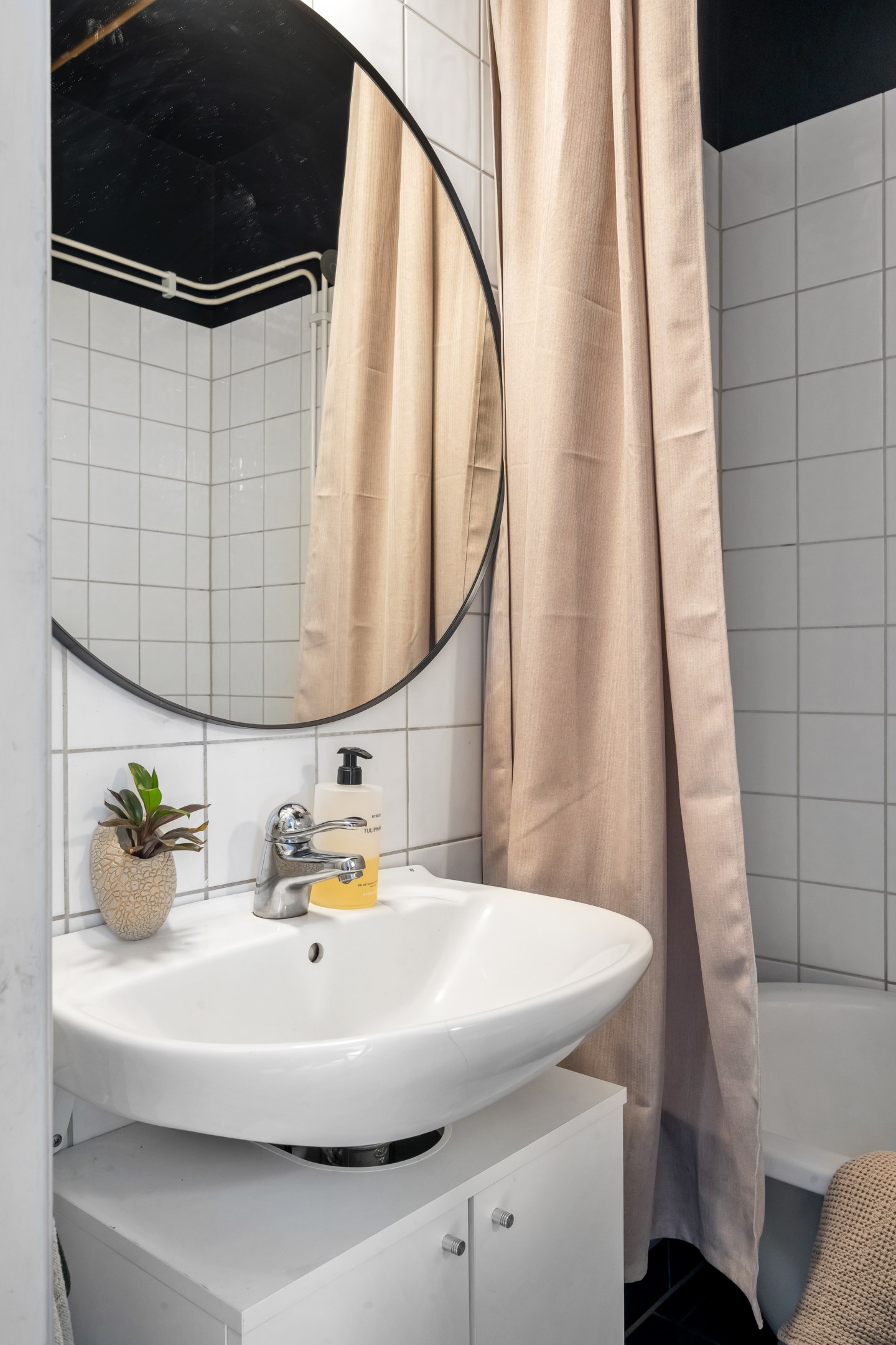 Bostadsbild från Hällbygatan 38B, Till salu i Luthagen, Uppsala