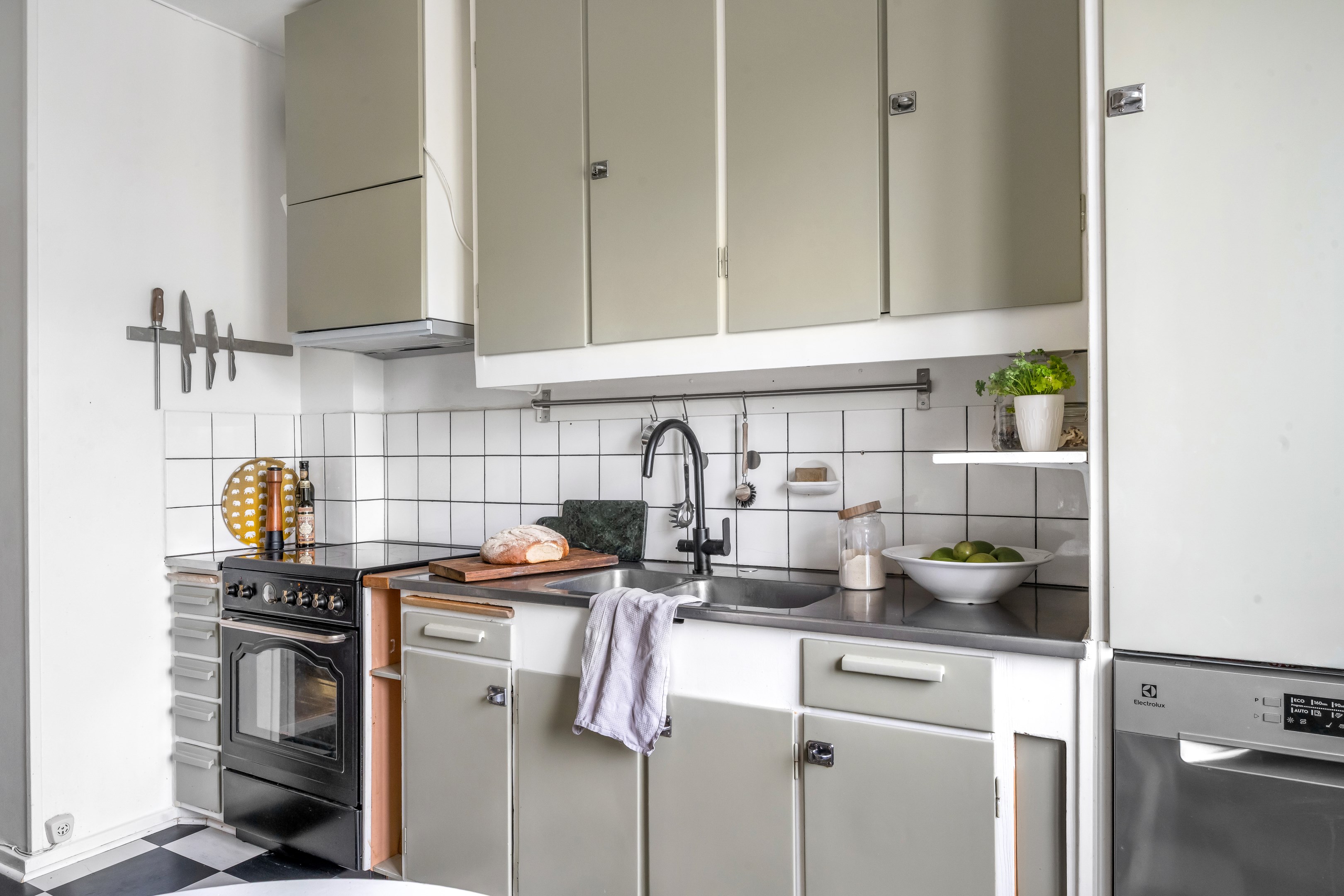Bostadsbild från Hällbygatan 38B, Till salu i Luthagen, Uppsala