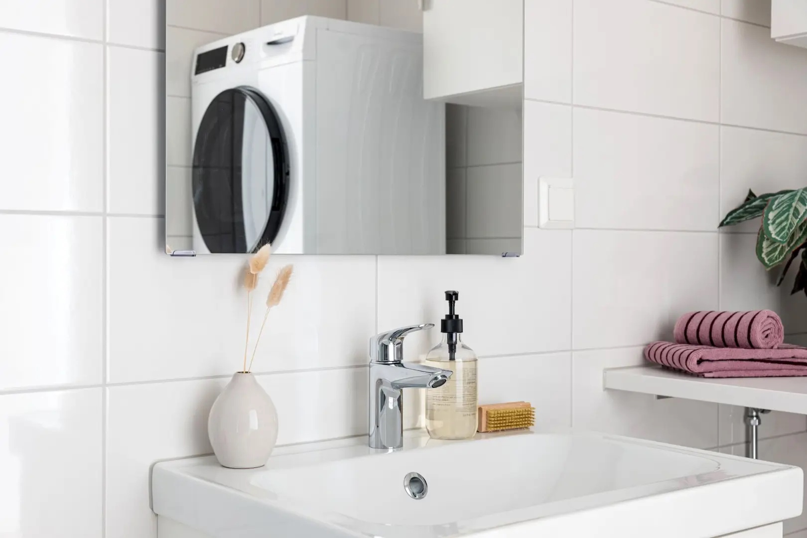 Bostadsbild från Störtloppsvägen 7, Till salu i Väsjön, Sollentuna