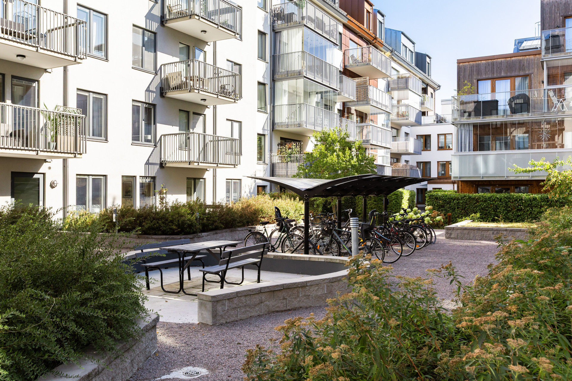 Inhägnad och mysig innergård