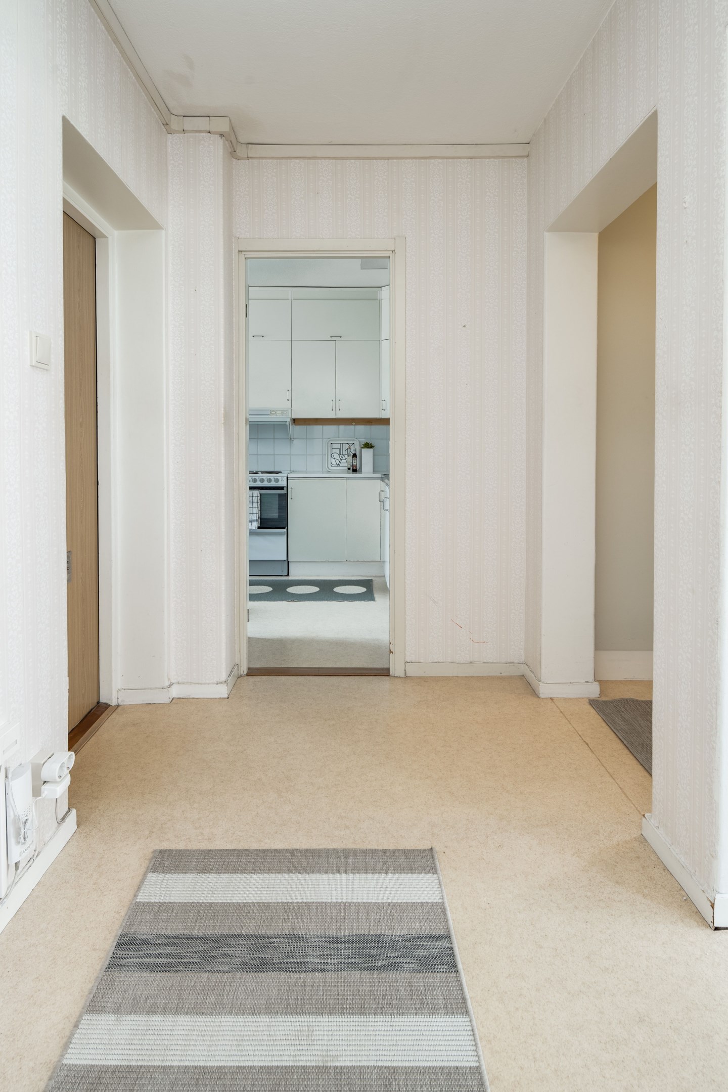 Hall mot kök
