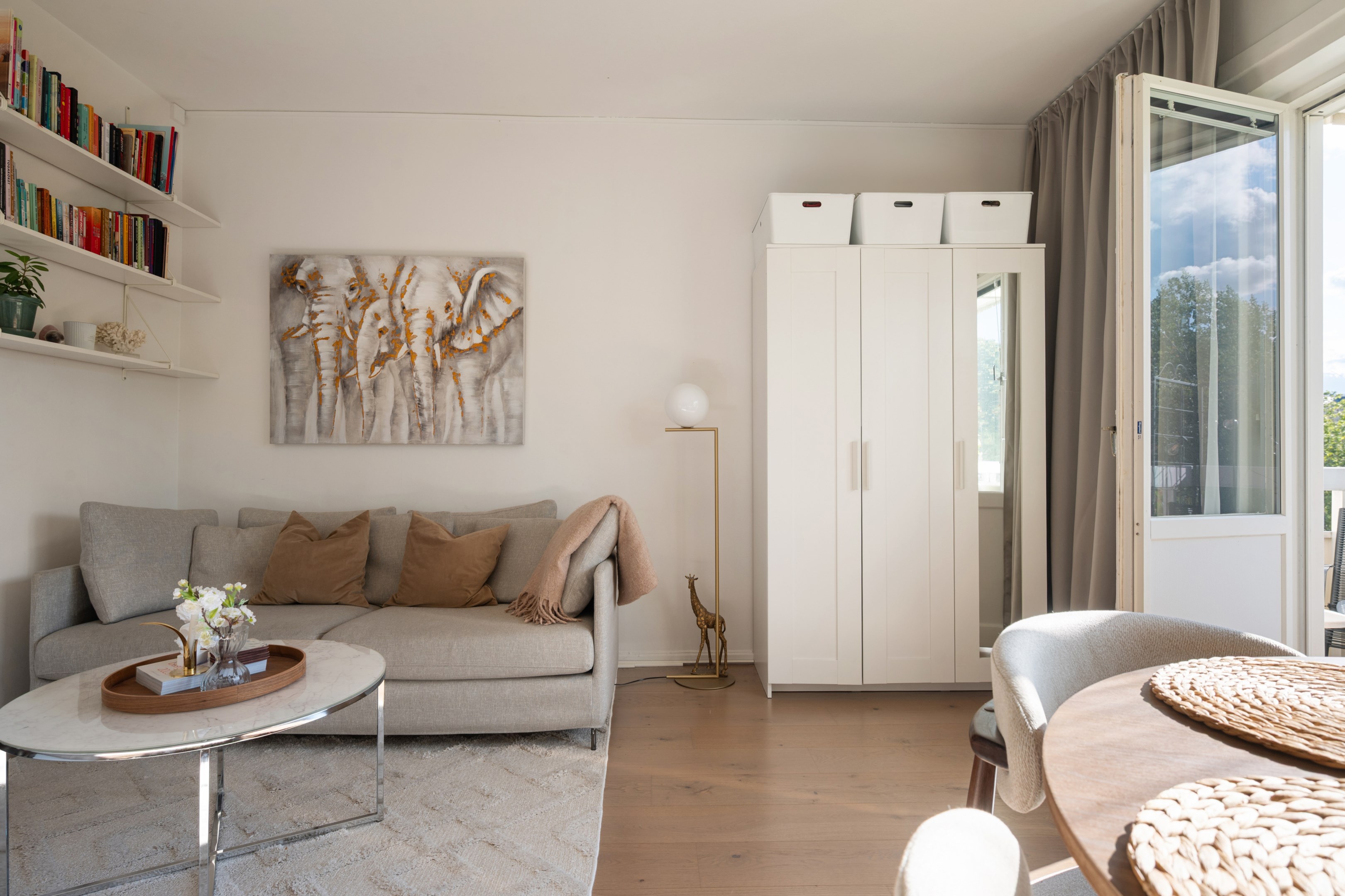 Bostadsbild från Valutavägen 86, Till salu i Midsommarkransen/Telefonplan/Västberga, Stockholm