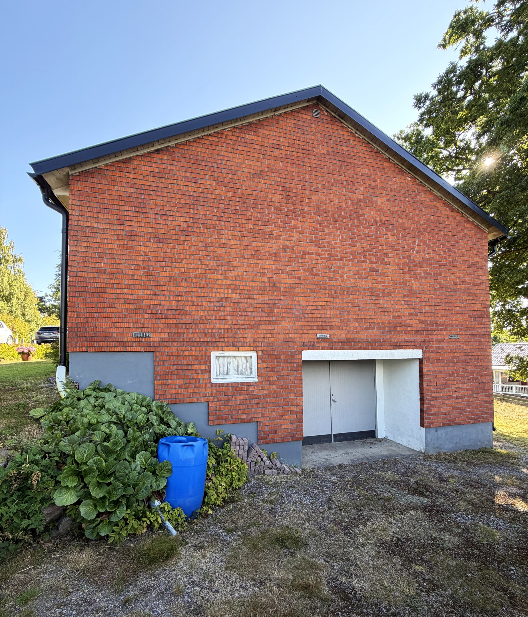 Gavel med garageinfart