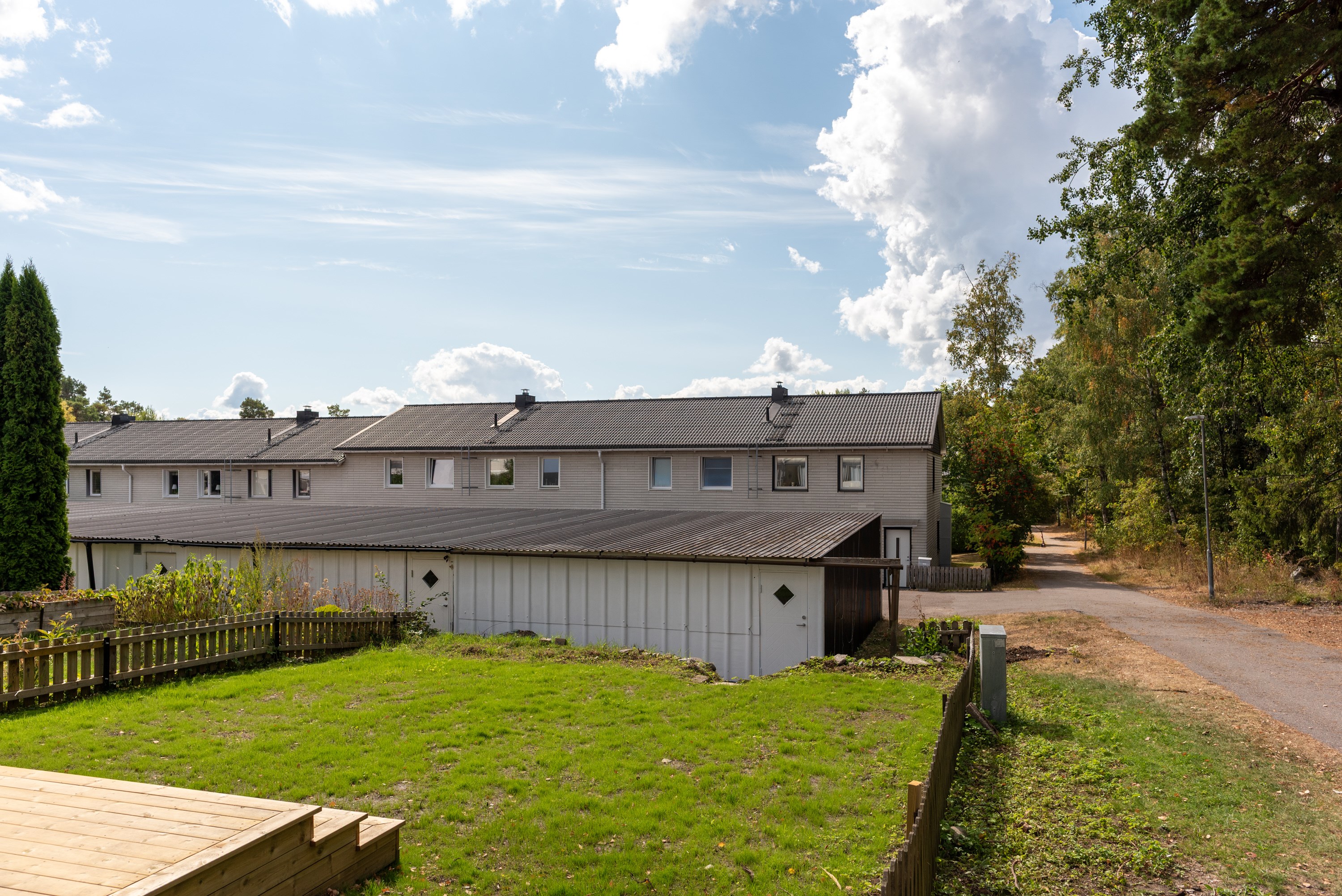 Bostadsbild från Lövstagatan 93, Såld i Malmaberg, Västerås