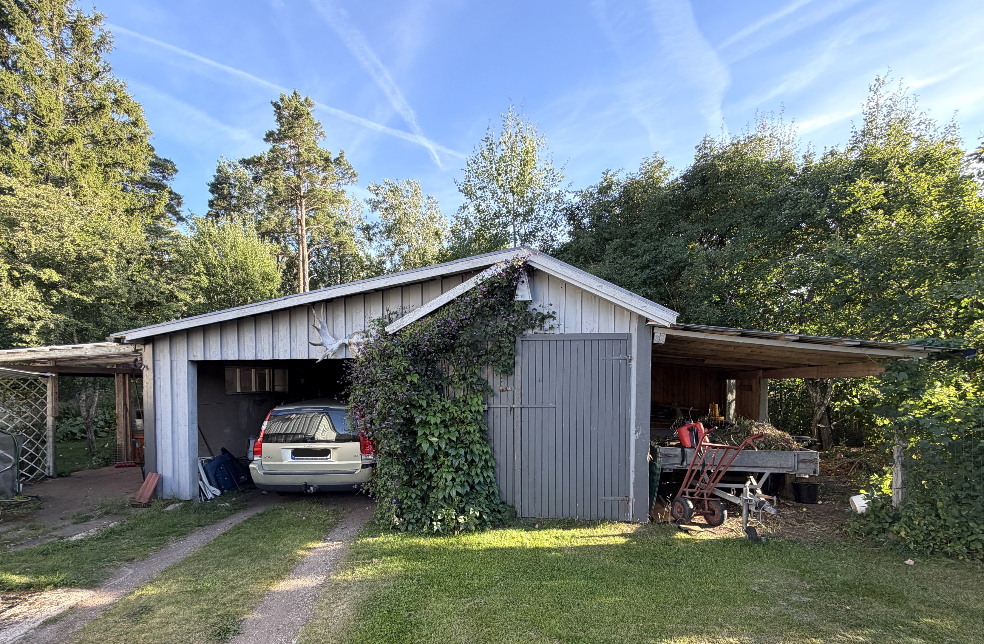 Garage, carport o förråd