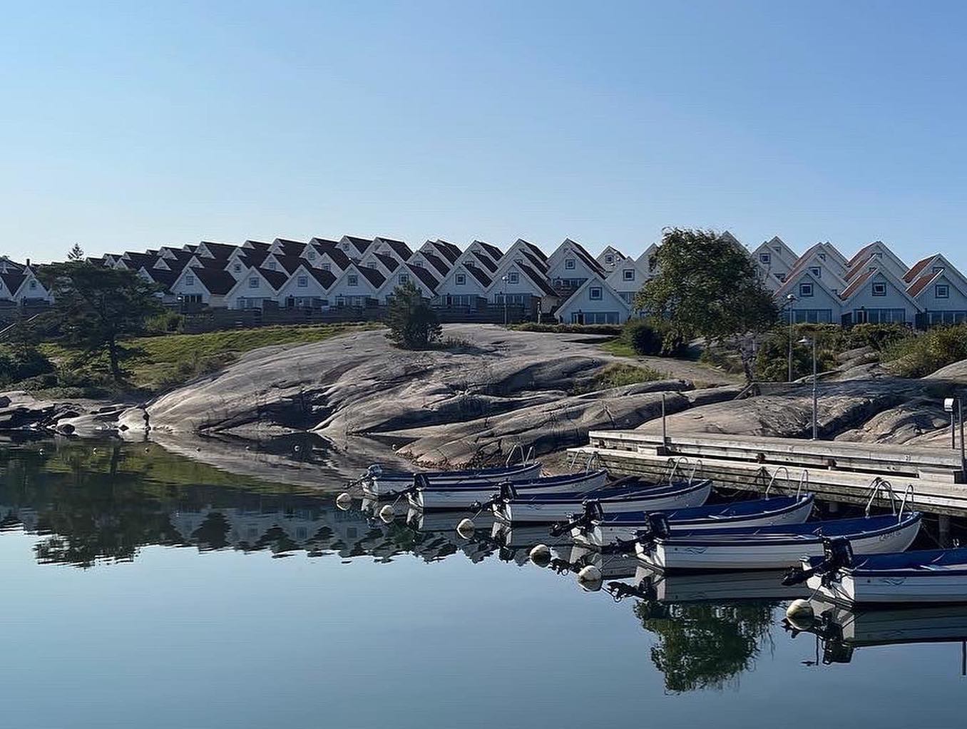 Gemensamma faciliteter, bryggor, båtar, kanoter..