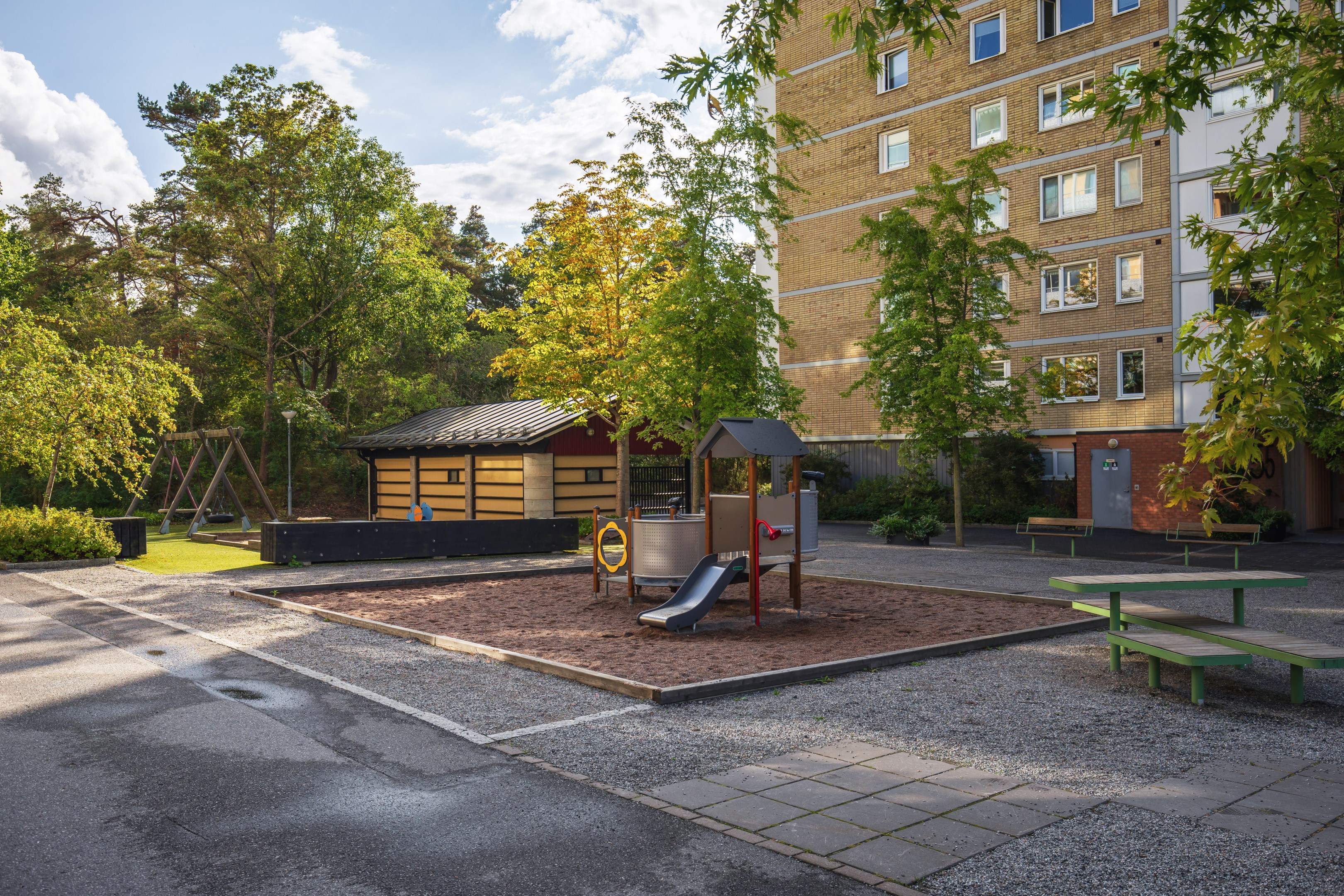 BRF Stensö omfattar 320 lägenheter - husen uppfördes 1967