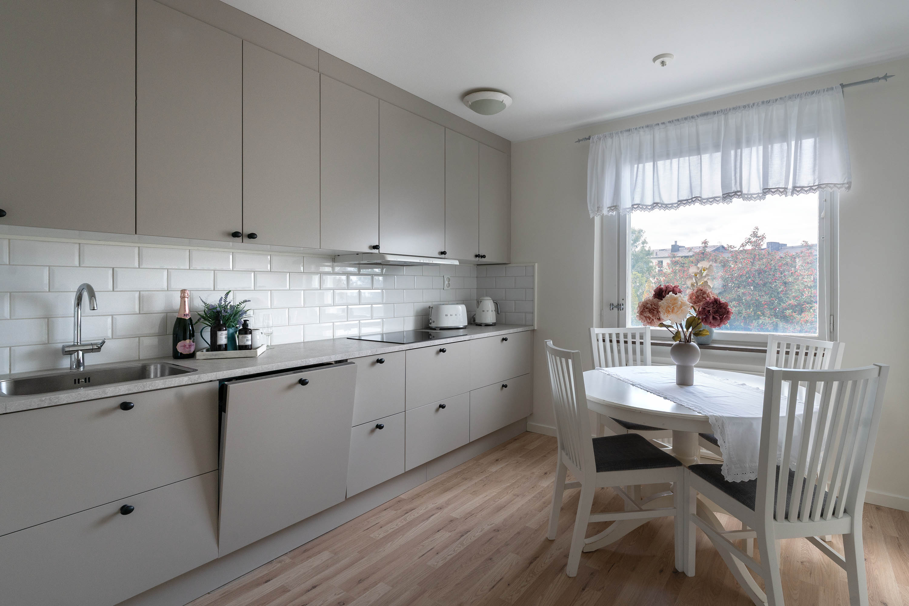 Bostadsbild från Tullingebergsvägen 44, Till salu i G:a Tullingeberg, Botkyrka