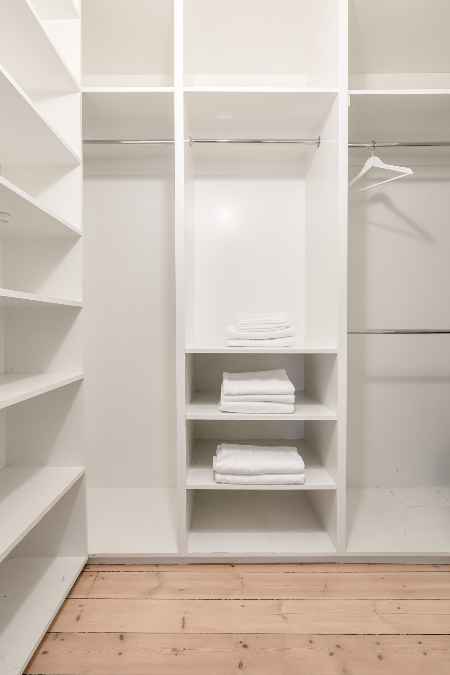 Inredd walk in closet