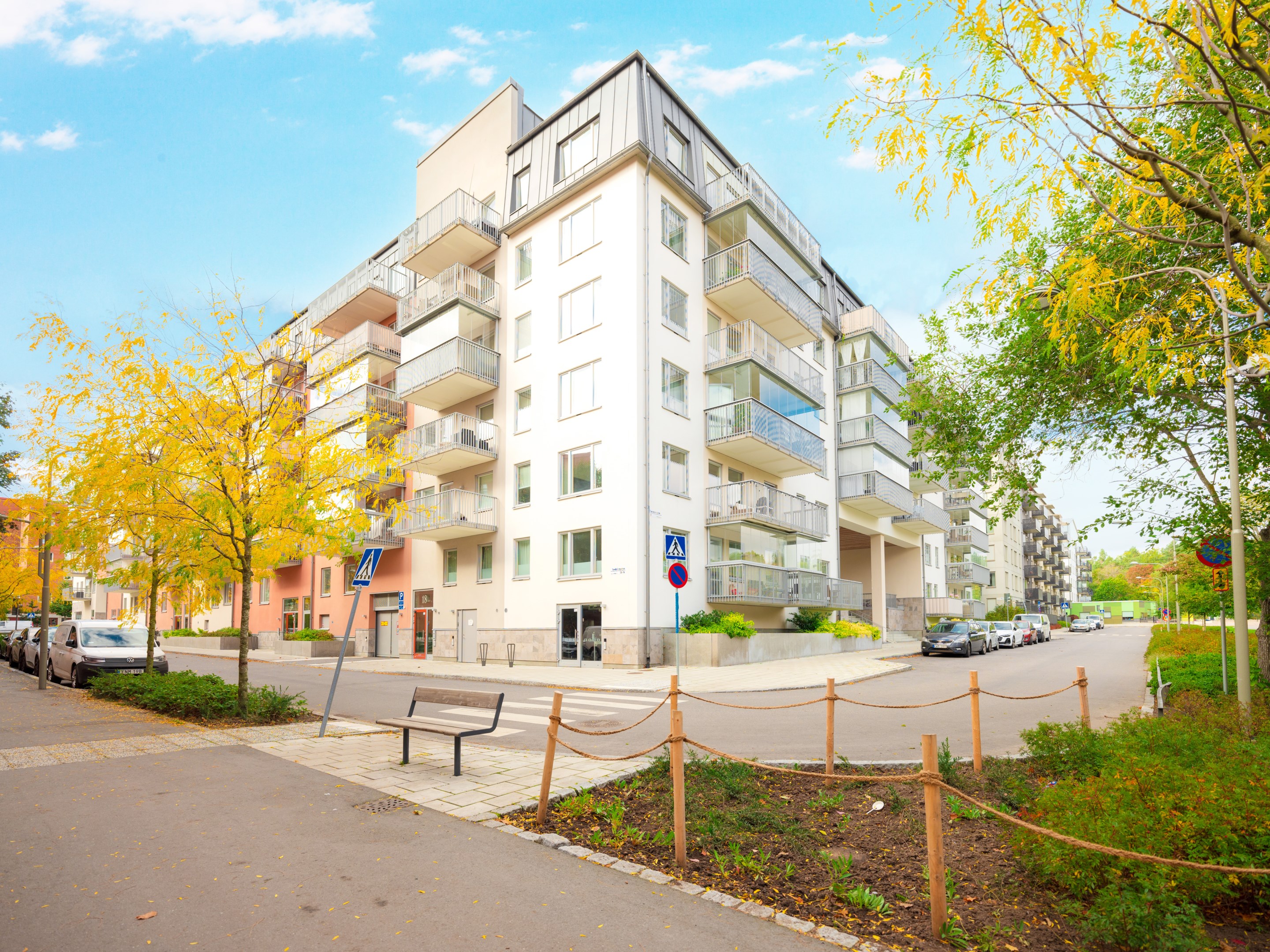 Bostadsbild från Sandalettgatan 18, Till salu i Älvsjöstaden, Stockholm