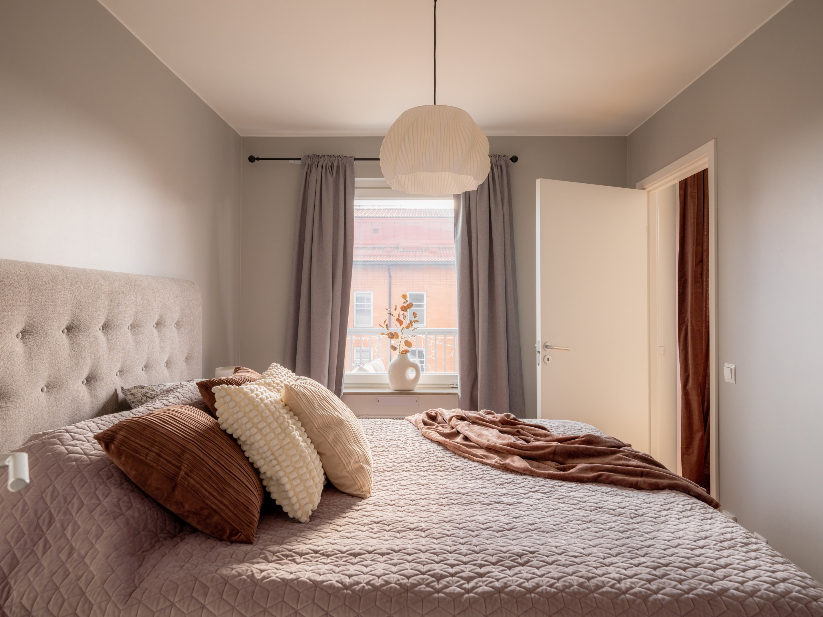 Bostadsbild från Sandalettgatan 18, Till salu i Älvsjöstaden, Stockholm