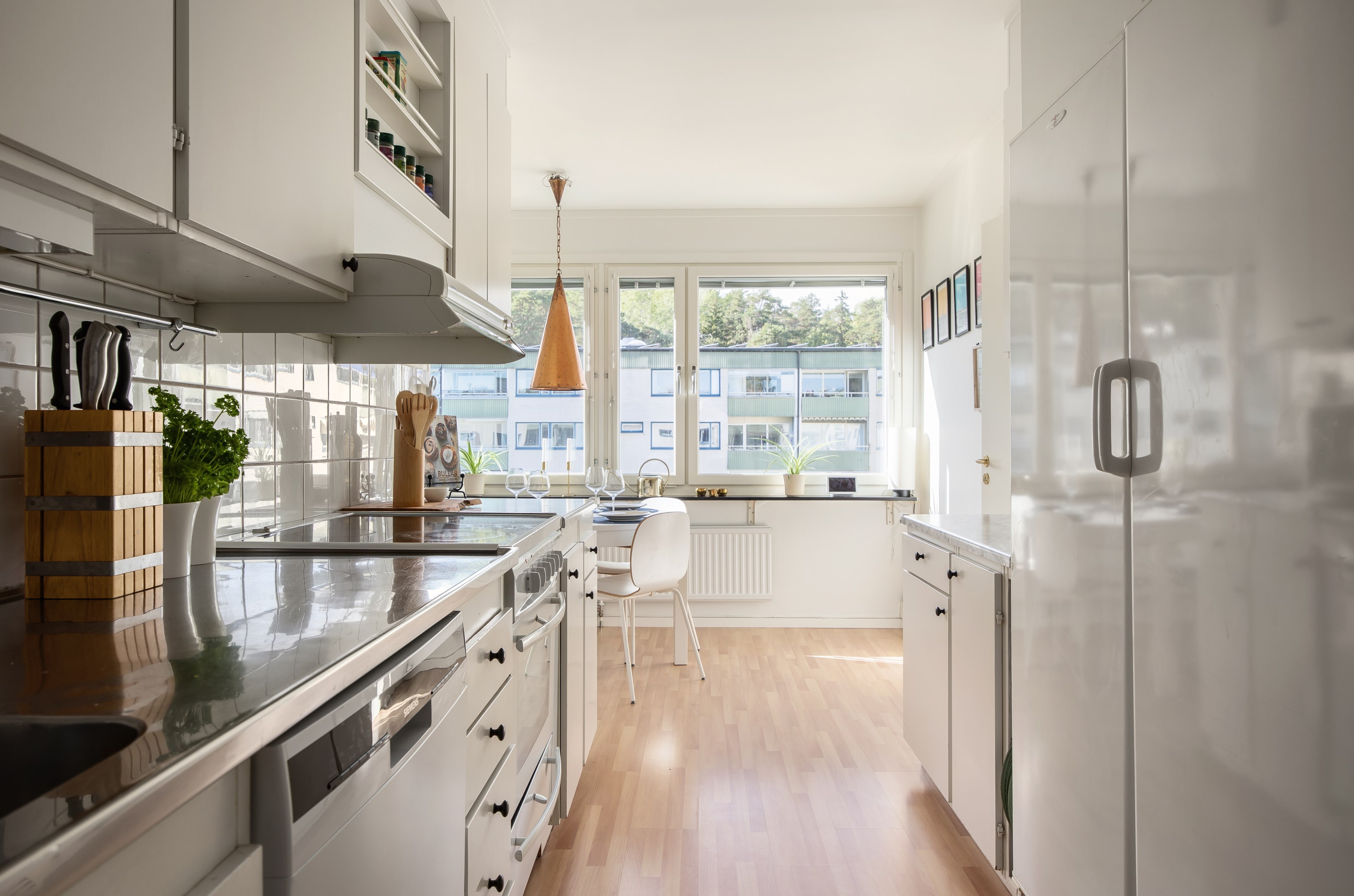 Bostadsbild från Vinterbrinksvägen 51, 2tr, Till salu i Igelbodaplatån - Saltsjöbaden, Nacka