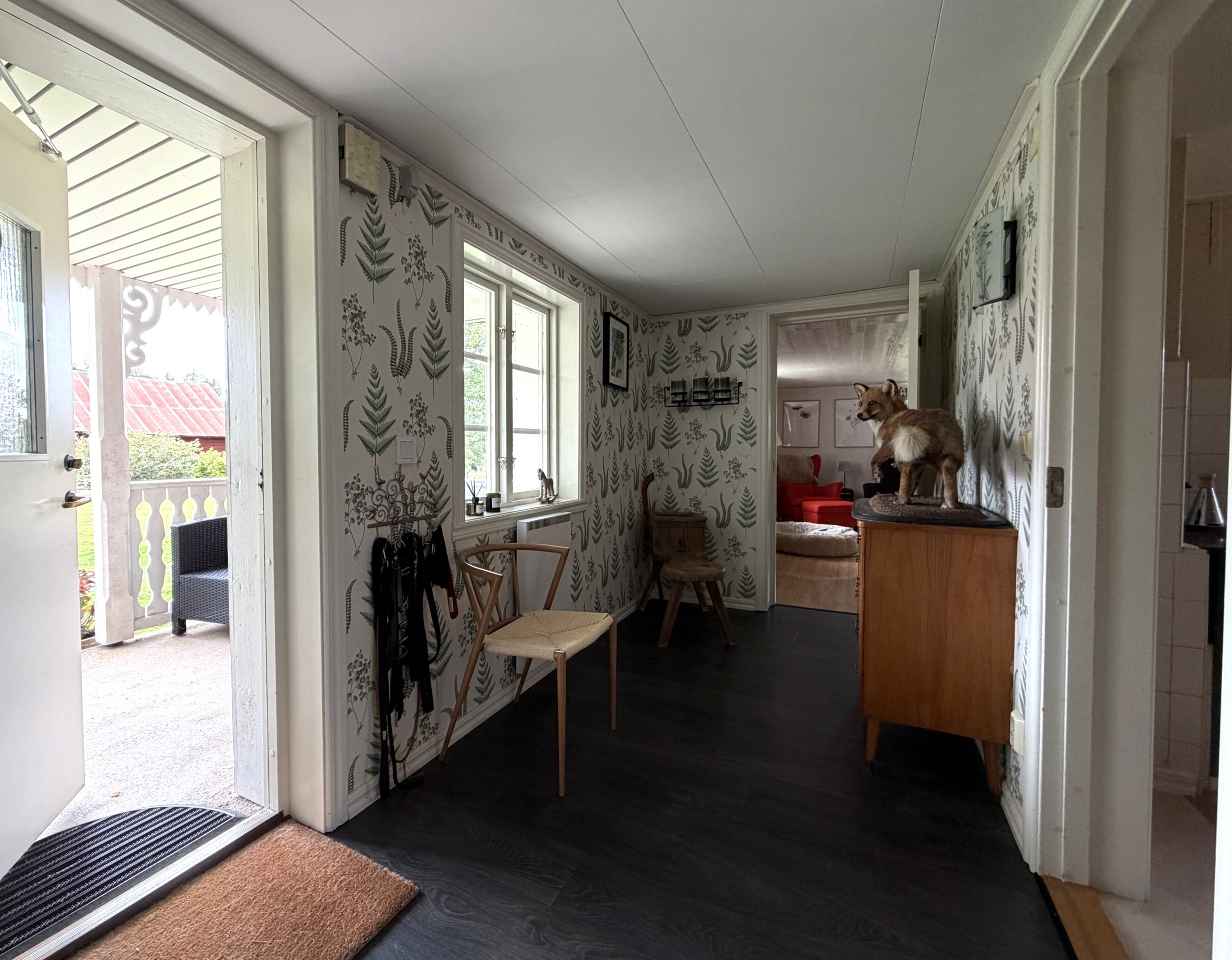 Välkomna in till den renoverade entréhallen