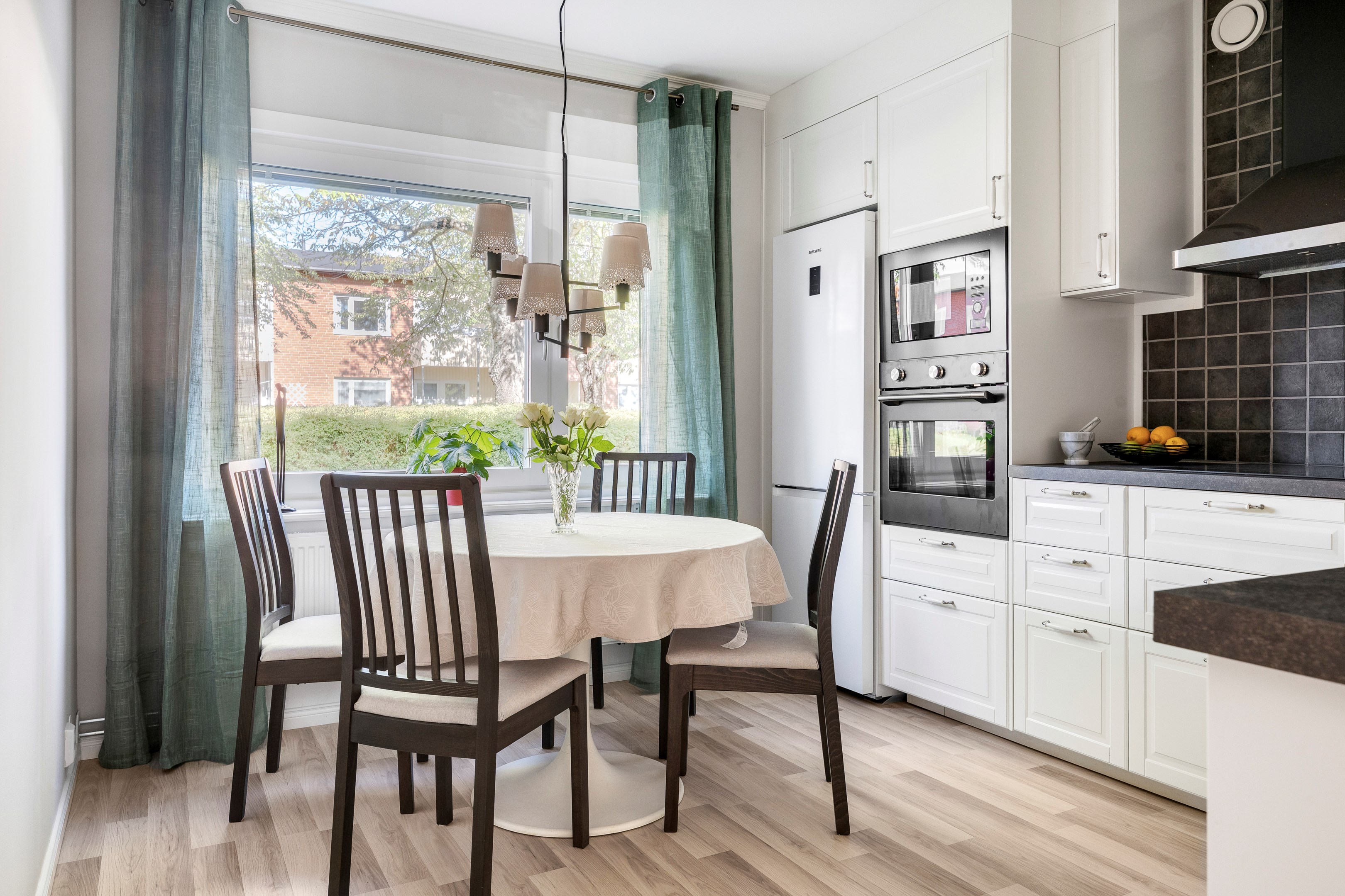 Bostadsbild från Körvelgatan 51B, Till salu i Årsta, Uppsala