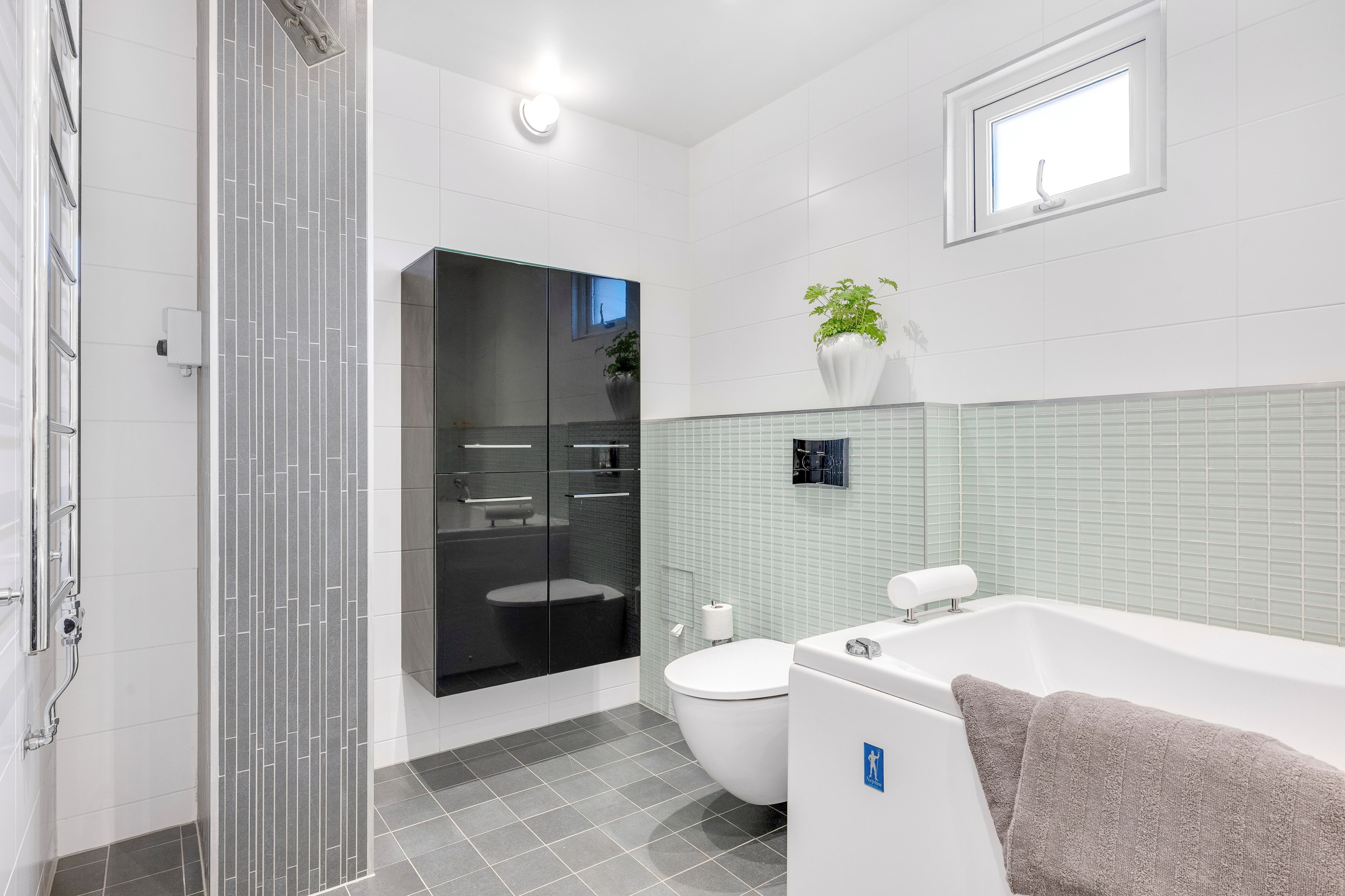 Bostadsbild från Stackmästarvägen 6, Till salu i Valsätra, Uppsala