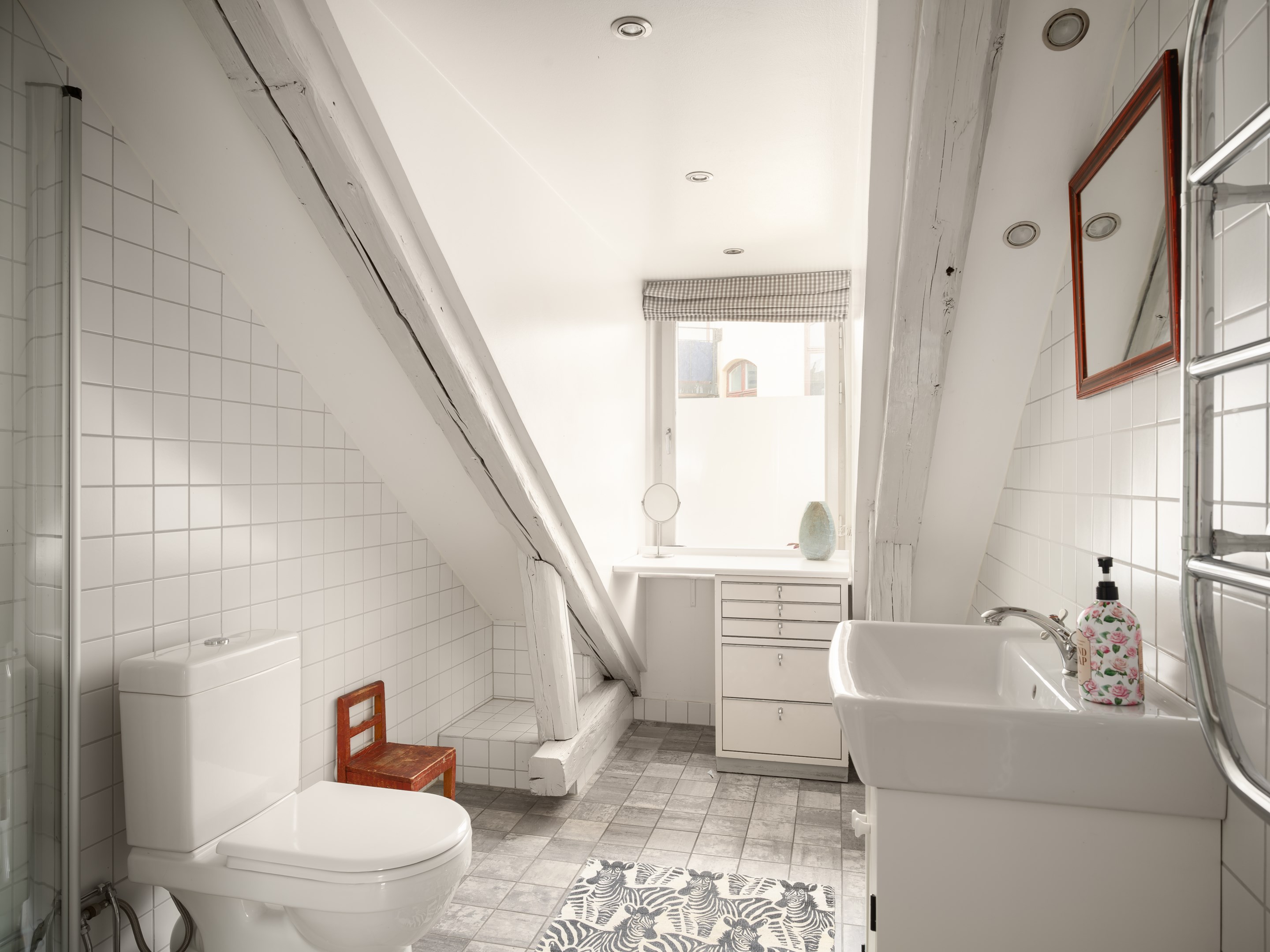 Bostadsbild från Gästrikegatan 9B, Till salu i Vasastan, Stockholm