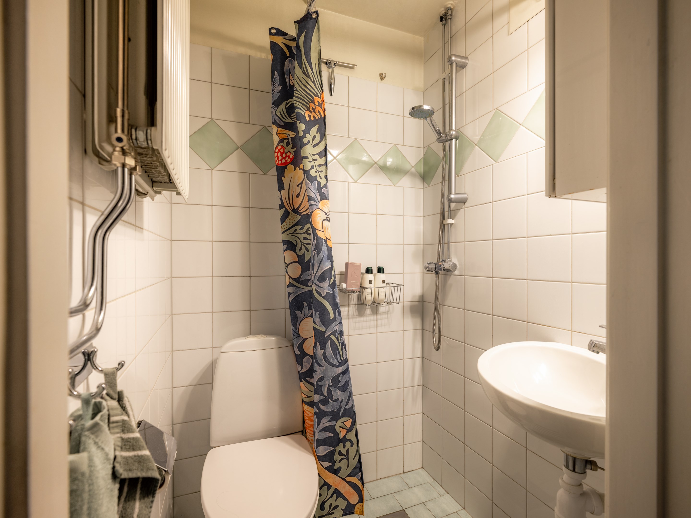Bostadsbild från Sparbanksvägen 40, Till salu i Hägerstensåsen, Stockholm