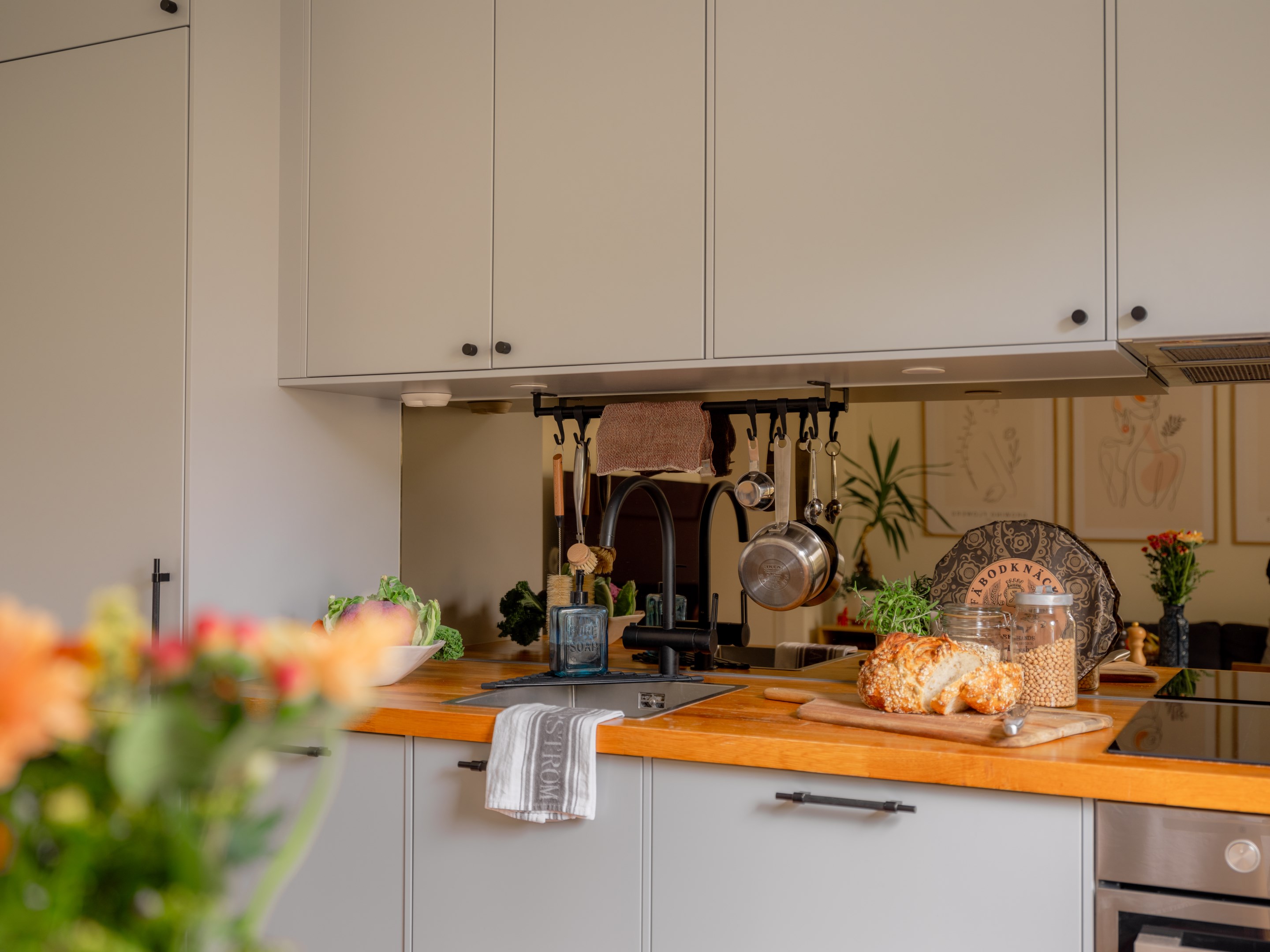 Bostadsbild från Cedergrensvägen 38, Till salu i Midsommarkransen, Stockholm