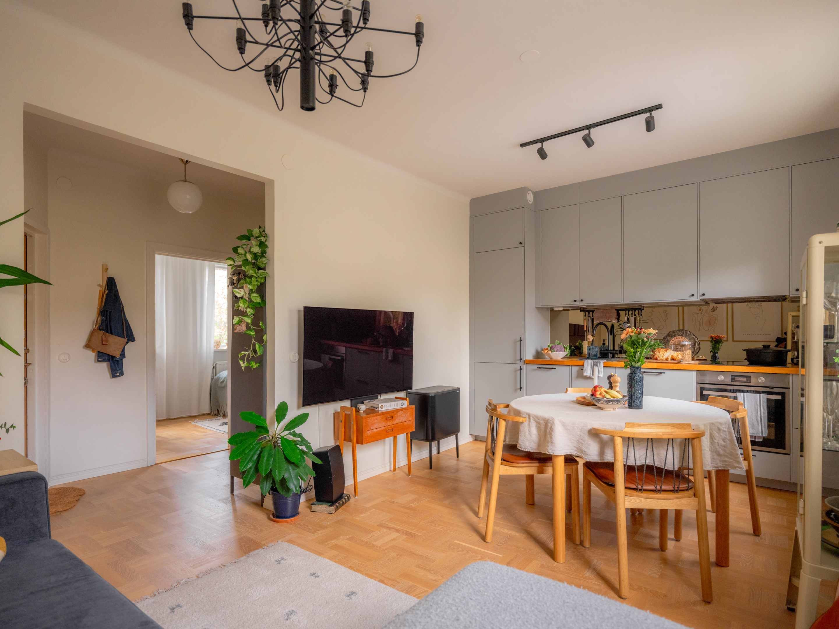 Bostadsbild från Cedergrensvägen 38, Till salu i Midsommarkransen, Stockholm