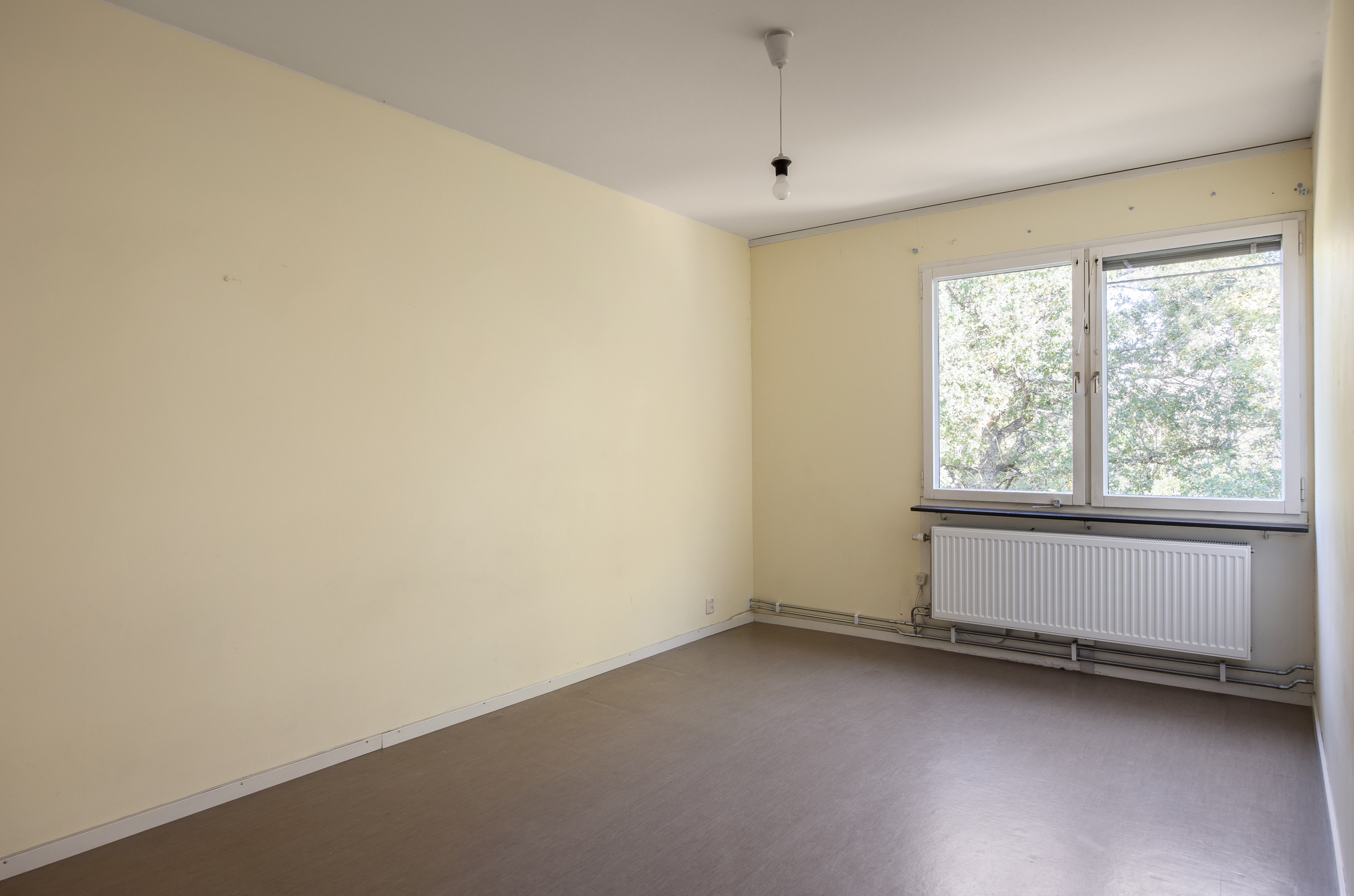 Bostadsbild från Ljuskärrsvägen 7, 2tr, Till salu i Ljuskärrsberget - Saltsjöbaden, Nacka