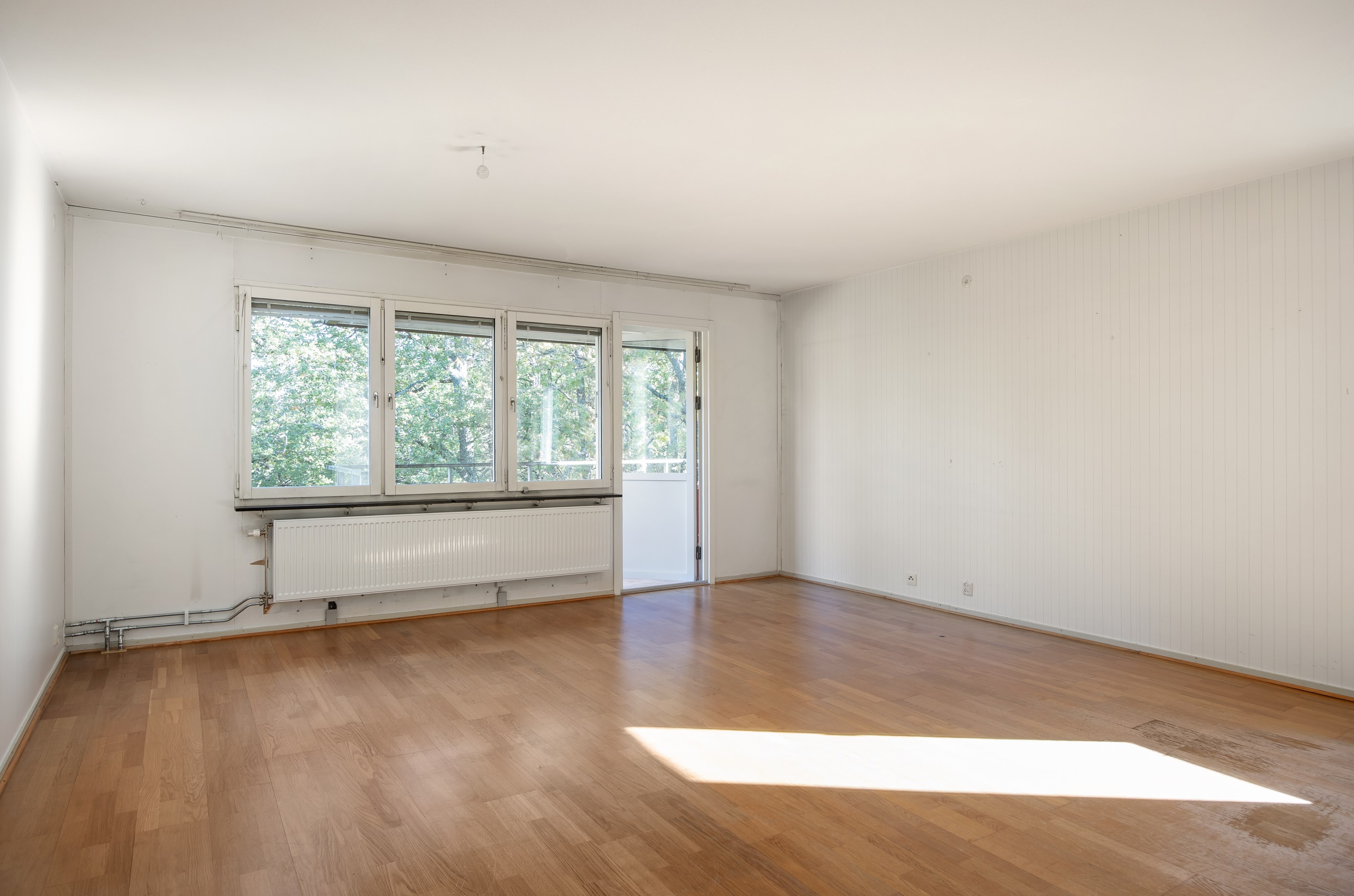 Bostadsbild från Ljuskärrsvägen 7, 2tr, Till salu i Ljuskärrsberget - Saltsjöbaden, Nacka