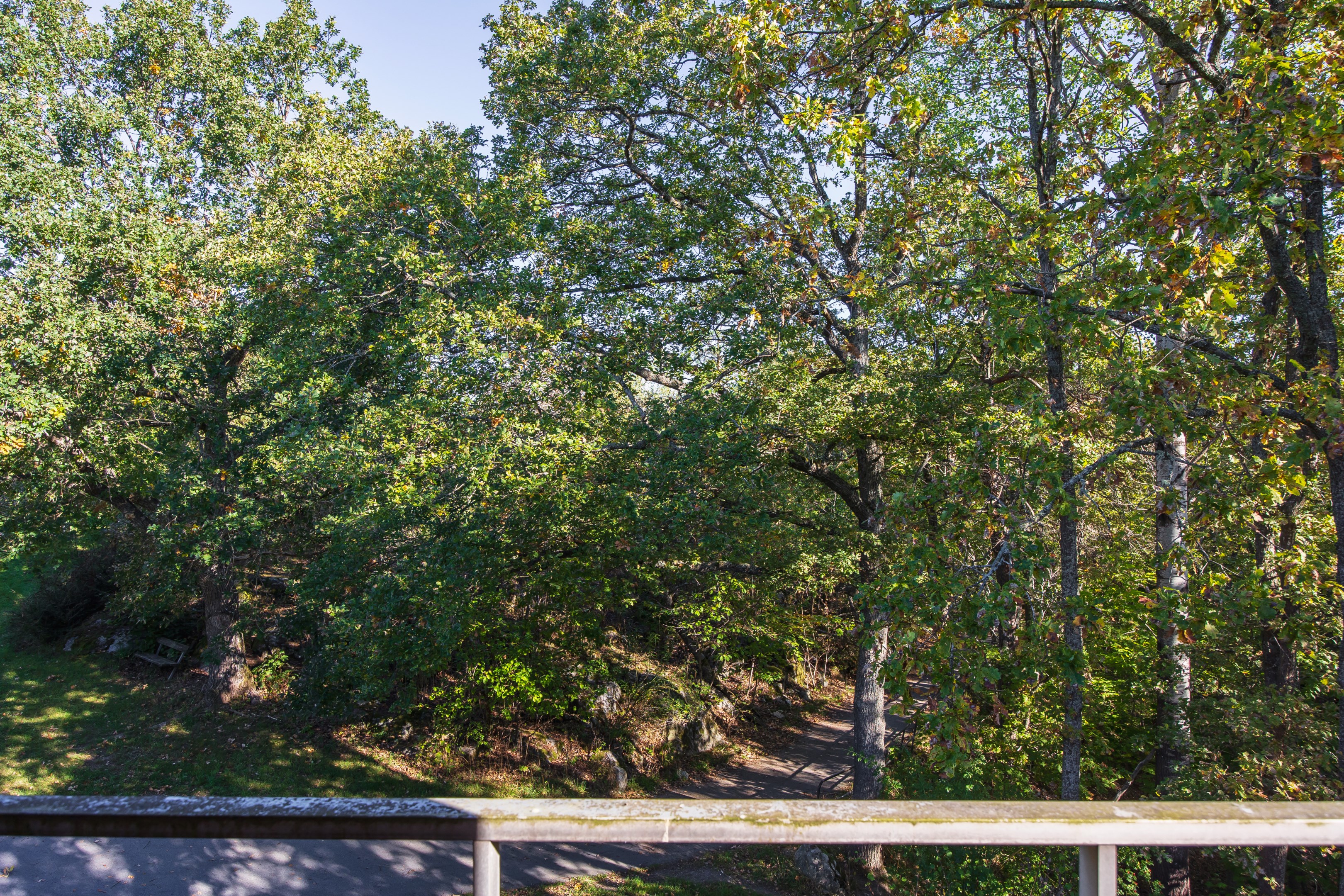 Bostadsbild från Ljuskärrsvägen 7, 2tr, Till salu i Ljuskärrsberget - Saltsjöbaden, Nacka